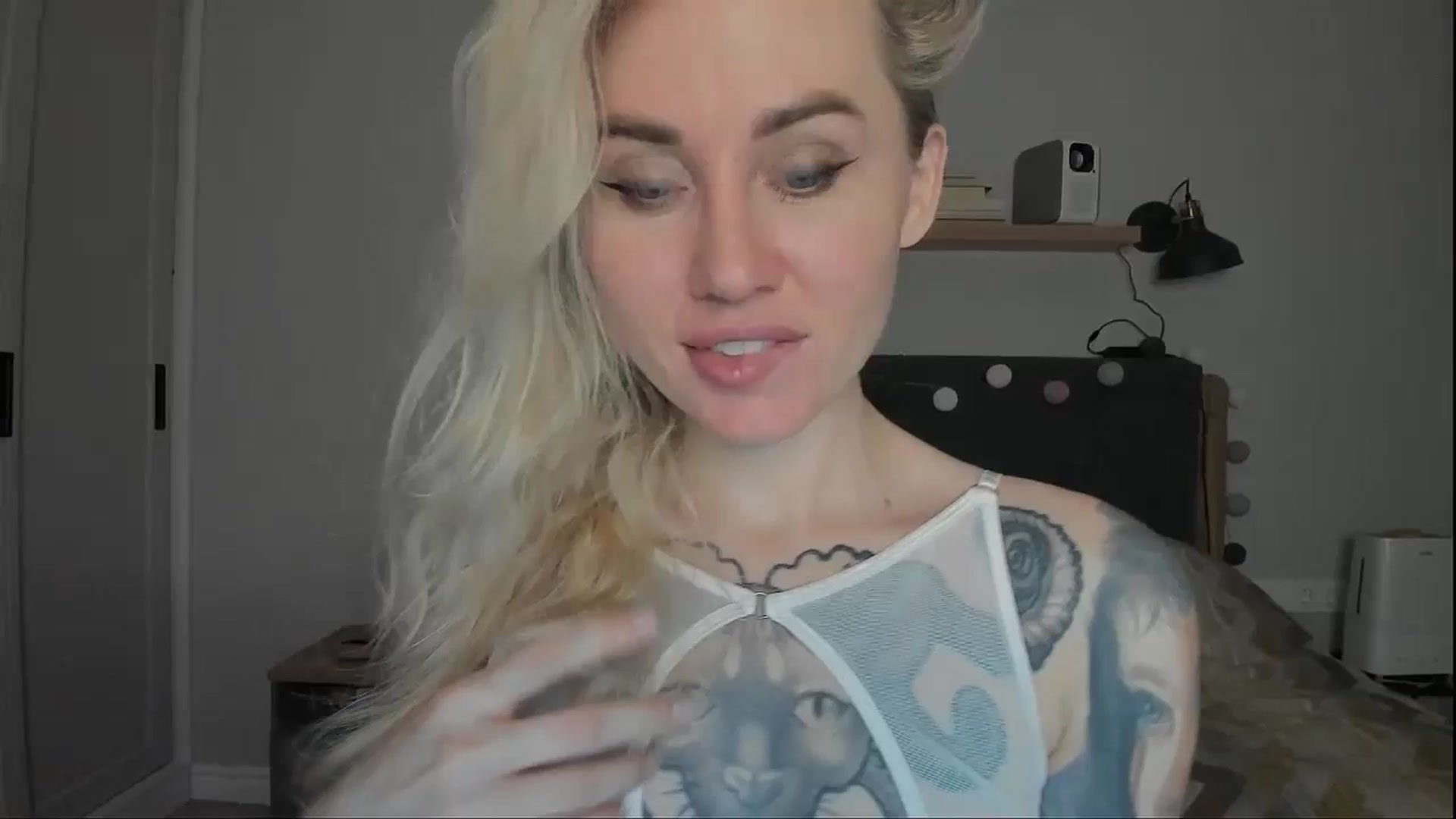 Gallery image thumbnail from Alexa_Smithhh's myfreecams stream on, 10/28/2024, 19:54 image 2 of 20