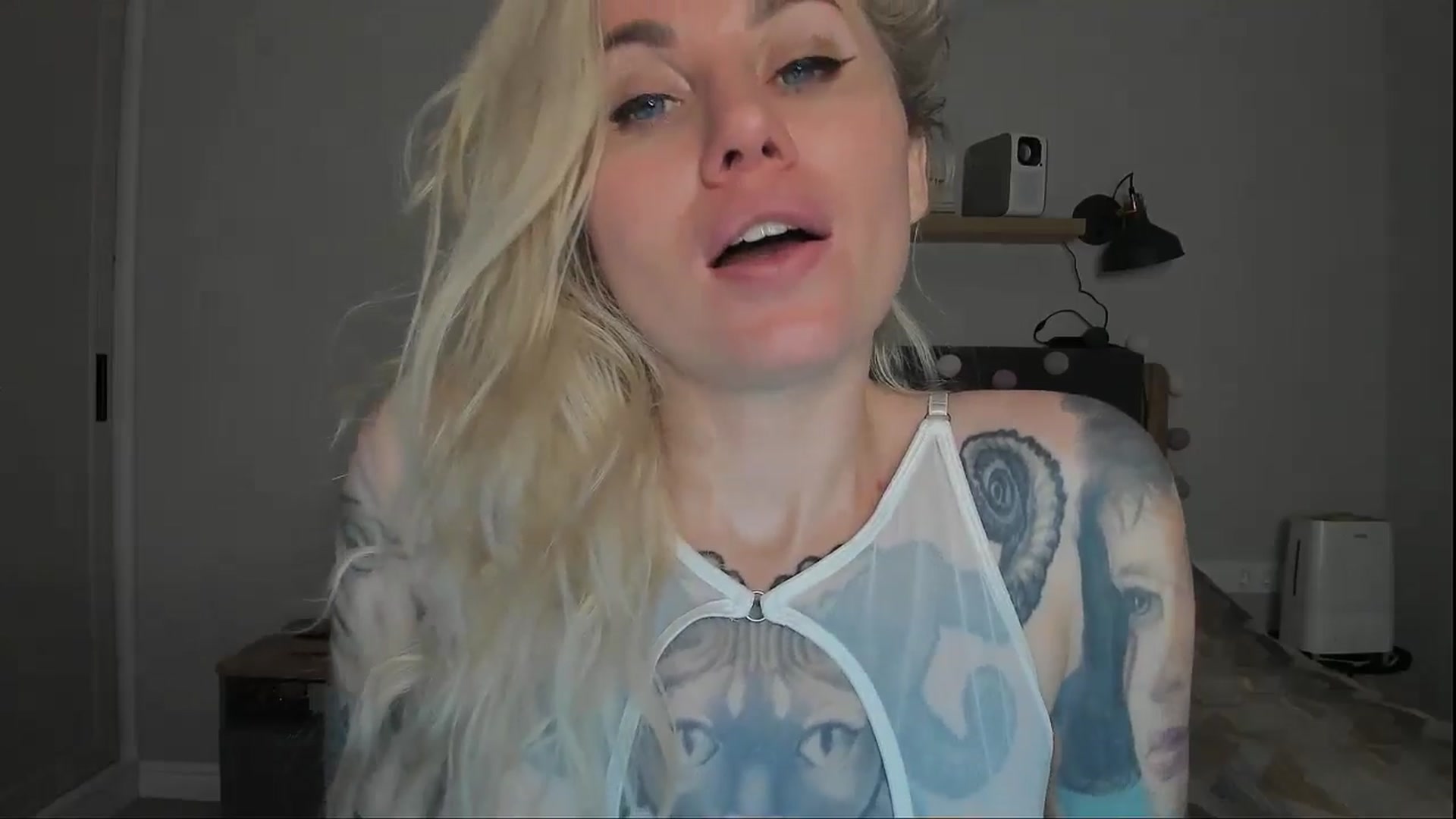 Gallery image thumbnail from Alexa_Smithhh's myfreecams stream on, 10/28/2024, 21:39 image 9 of 20