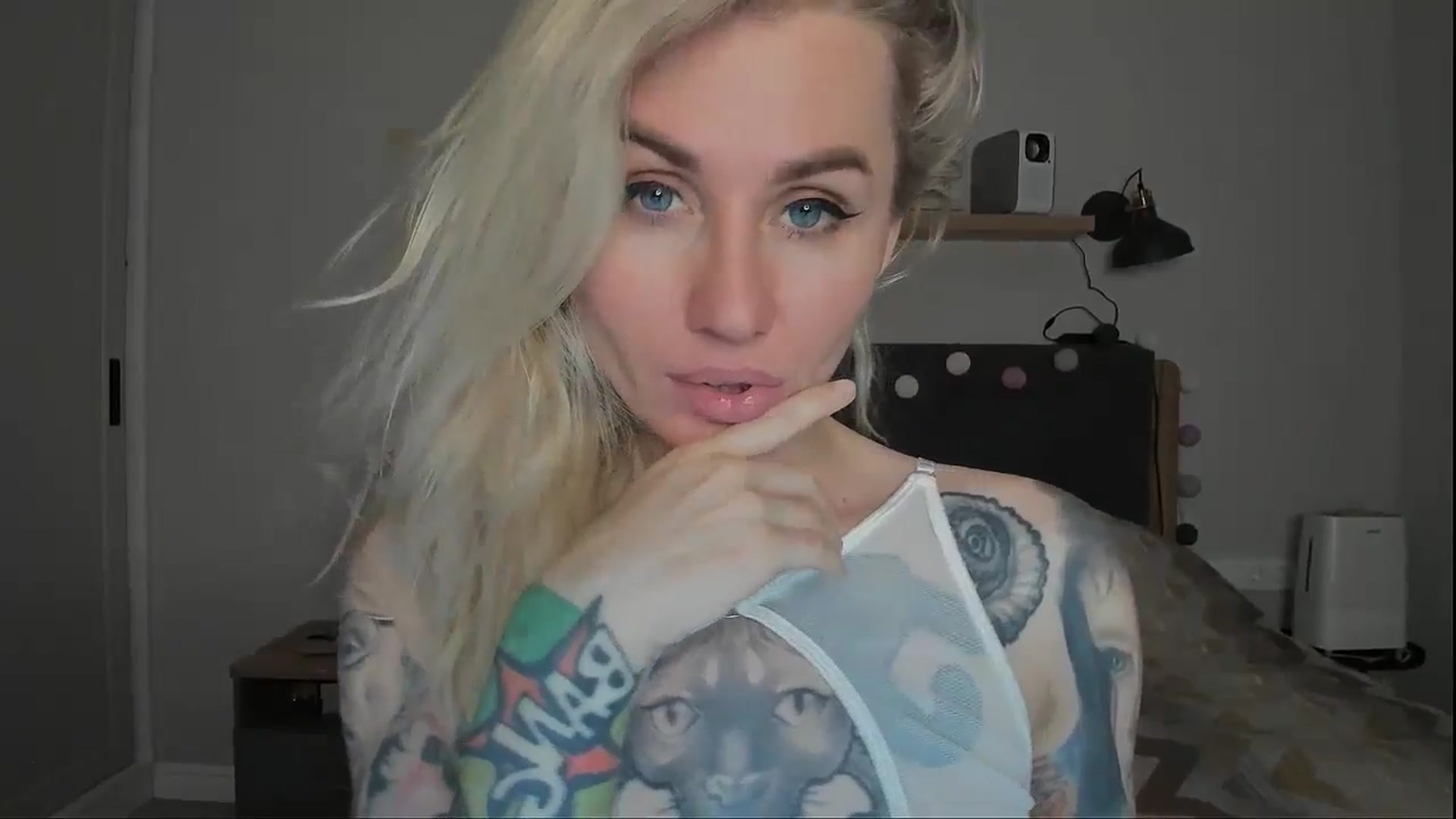 Gallery image thumbnail from Alexa_Smithhh's myfreecams stream on, 10/28/2024, 21:39 image 8 of 20