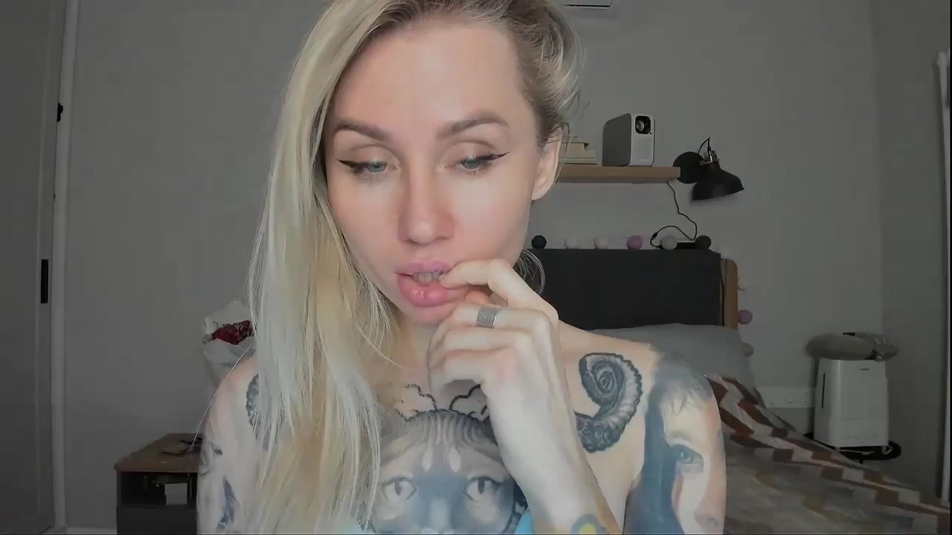 Gallery image thumbnail from Alexa_Smithhh's myfreecams stream on, 10/31/2024, 20:04 image 10 of 20