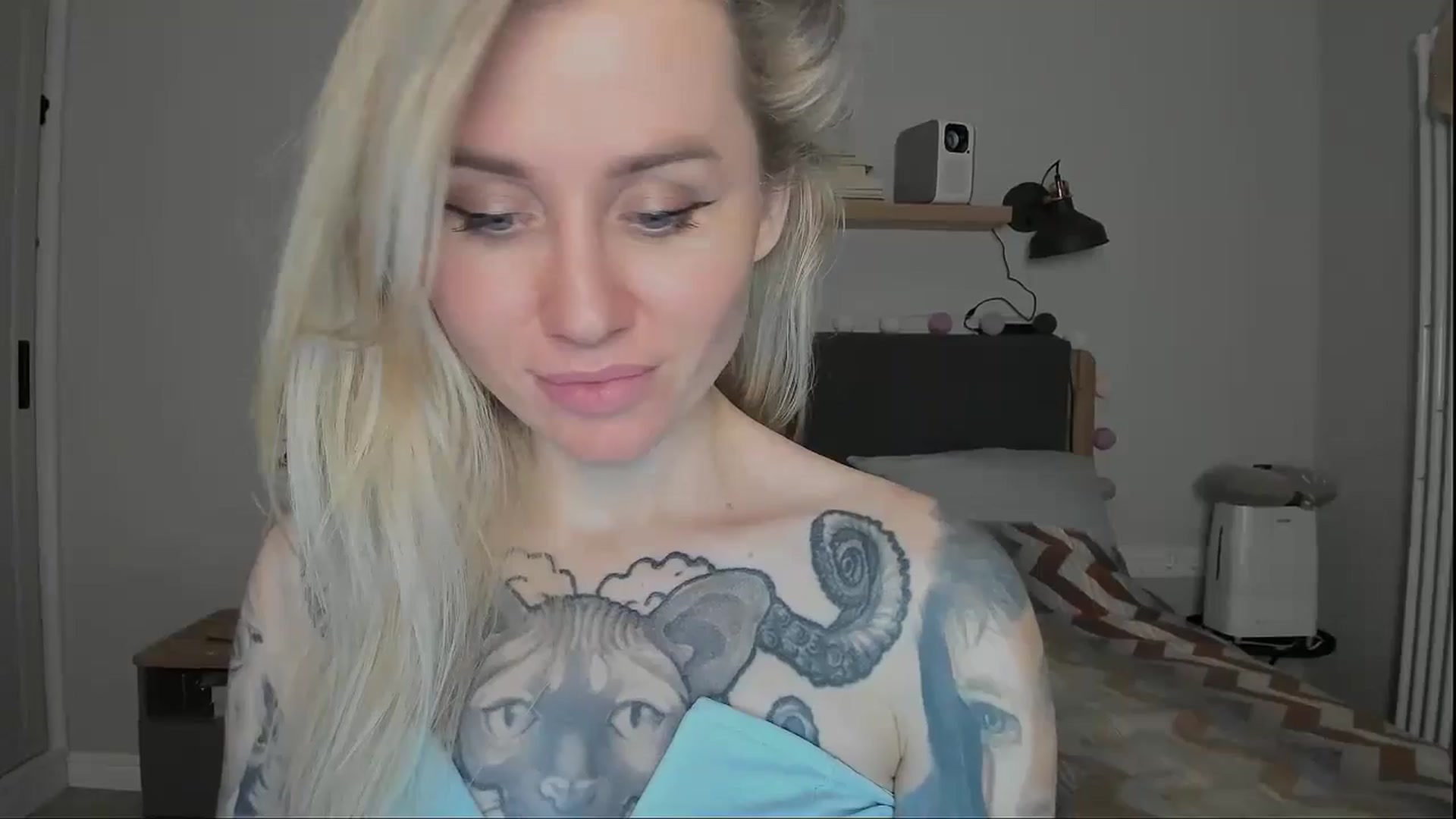 Gallery image thumbnail from Alexa_Smithhh's myfreecams stream on, 10/31/2024, 20:04 image 17 of 20