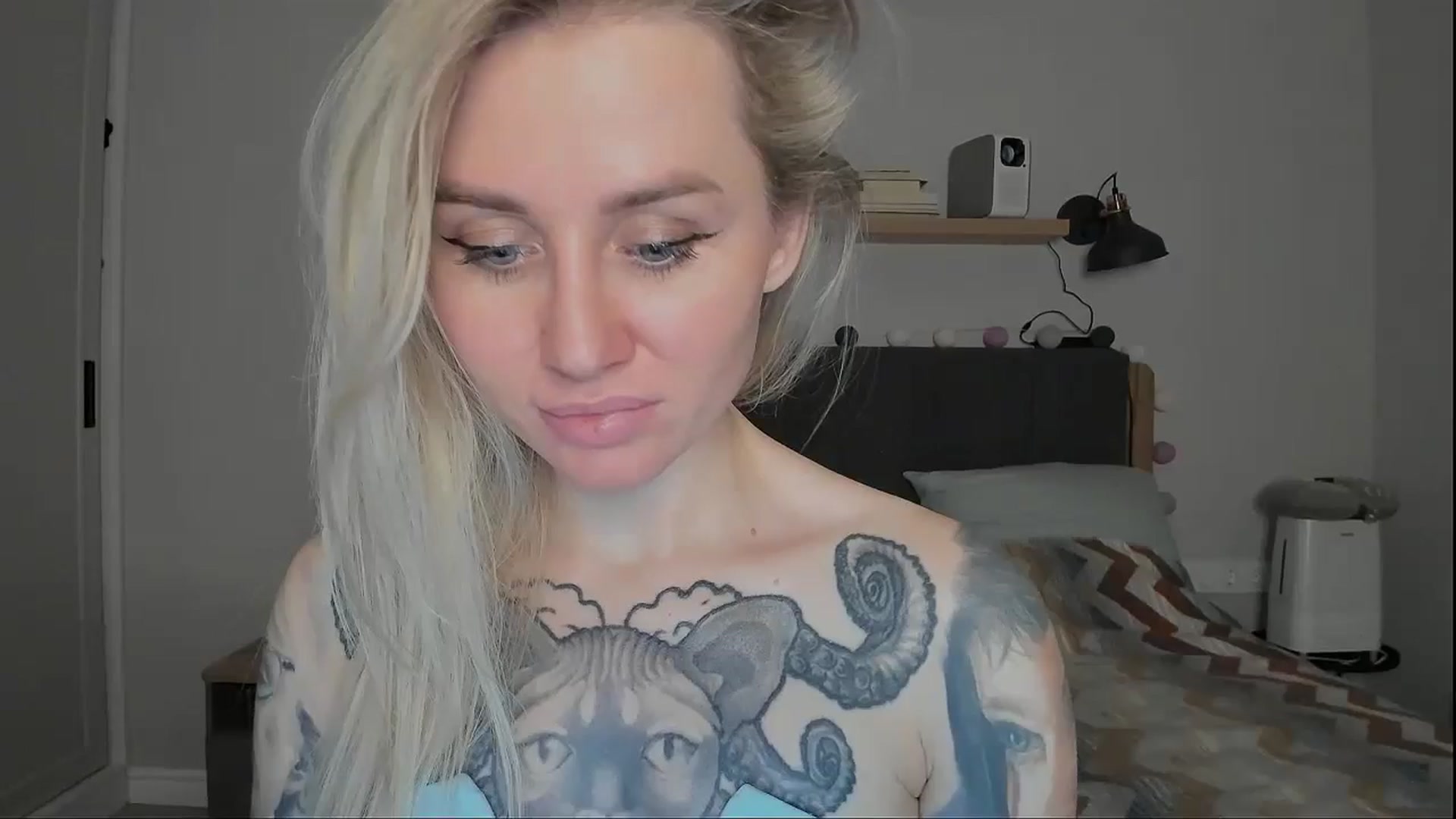 Gallery image thumbnail from Alexa_Smithhh's myfreecams stream on, 10/31/2024, 20:49 image 18 of 20