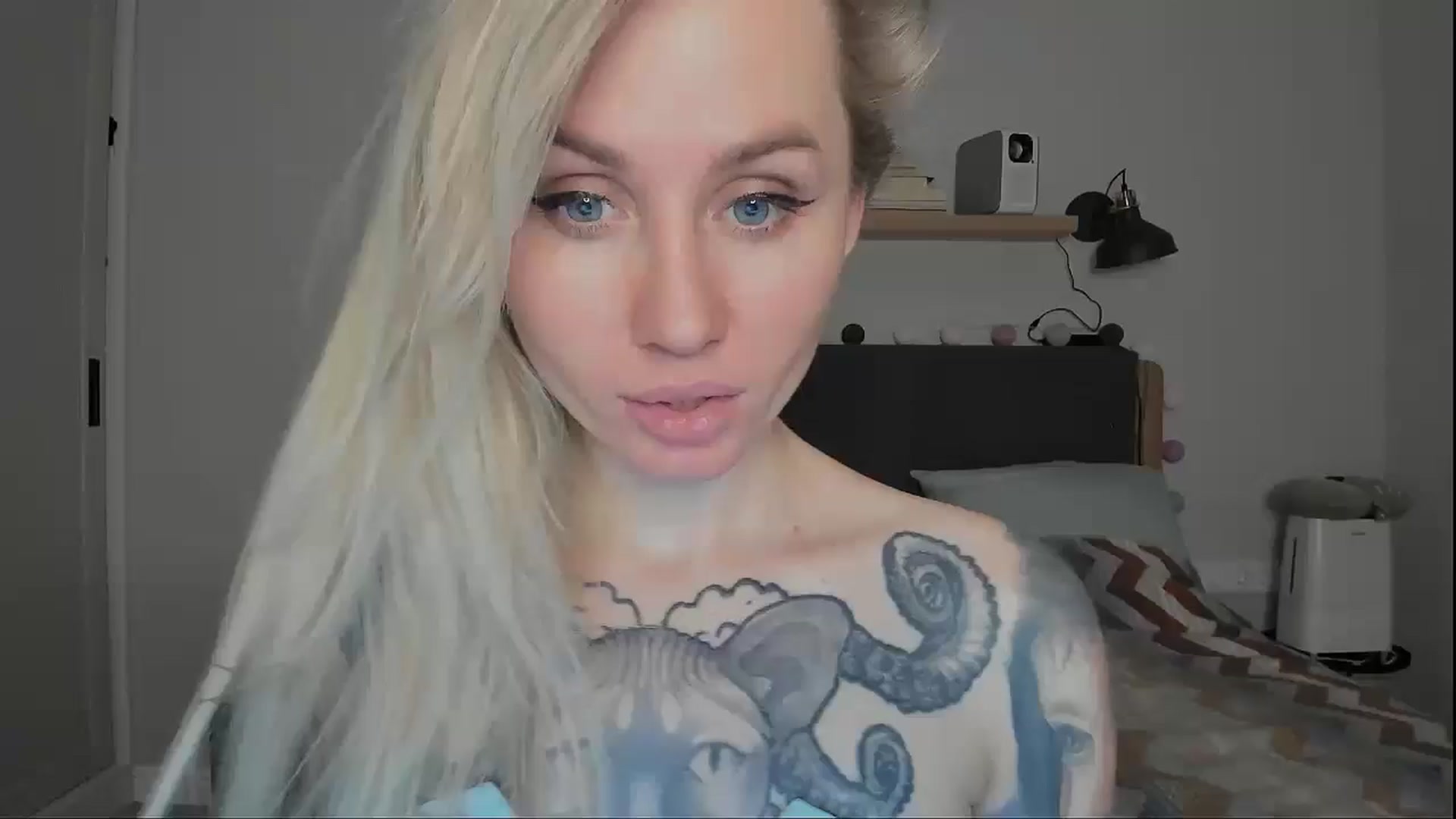 Gallery image thumbnail from Alexa_Smithhh's myfreecams stream on, 10/31/2024, 20:49 image 13 of 20