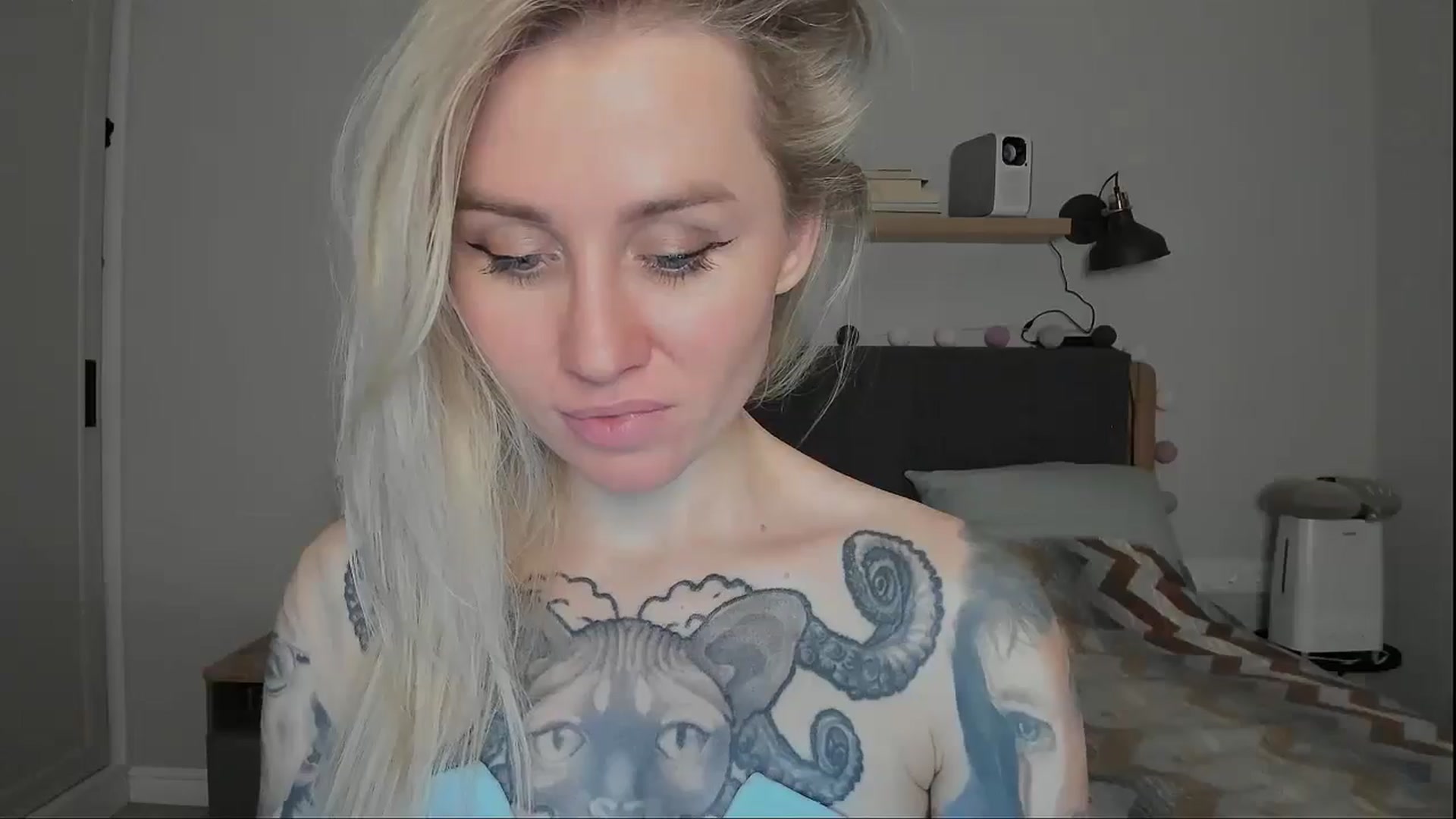 Gallery image thumbnail from Alexa_Smithhh's myfreecams stream on, 10/31/2024, 20:49 image 17 of 20