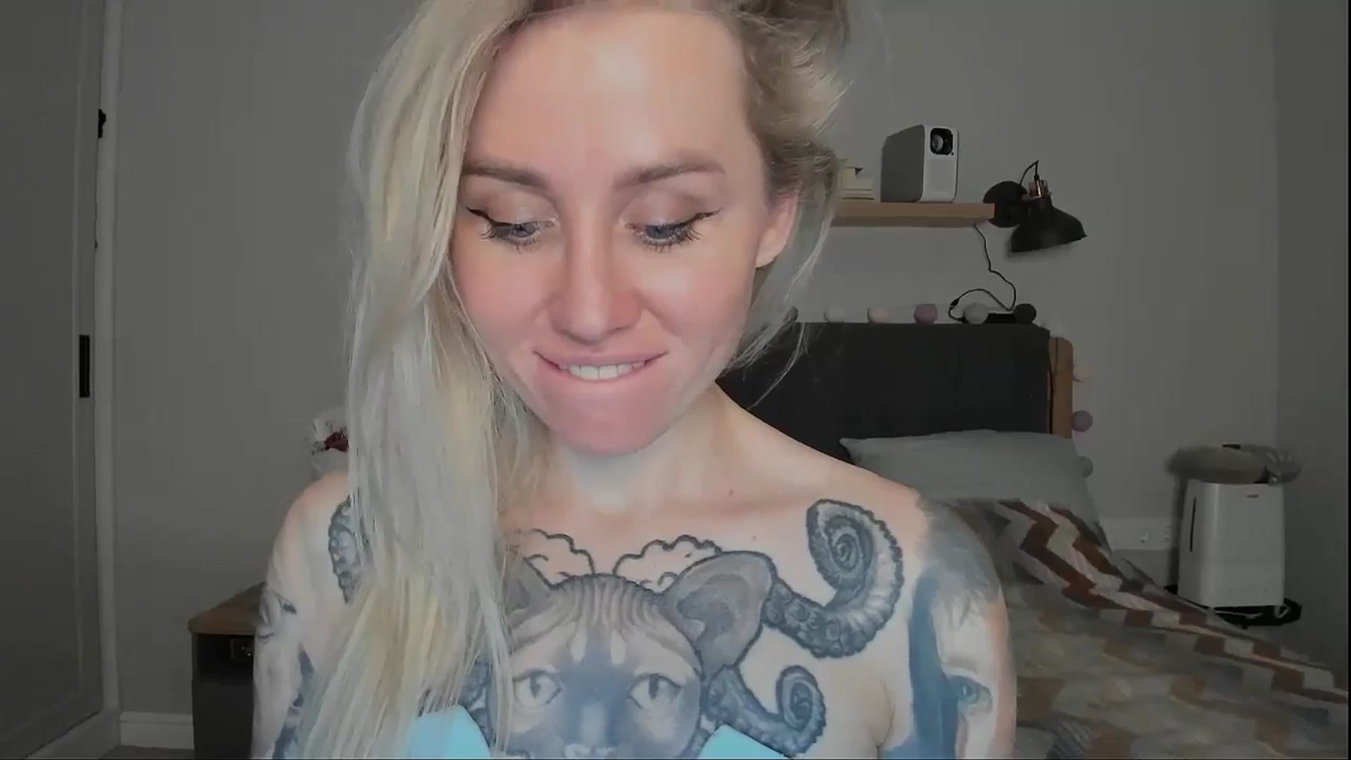 Gallery image thumbnail from Alexa_Smithhh's myfreecams stream on, 10/31/2024, 20:49 image 16 of 20