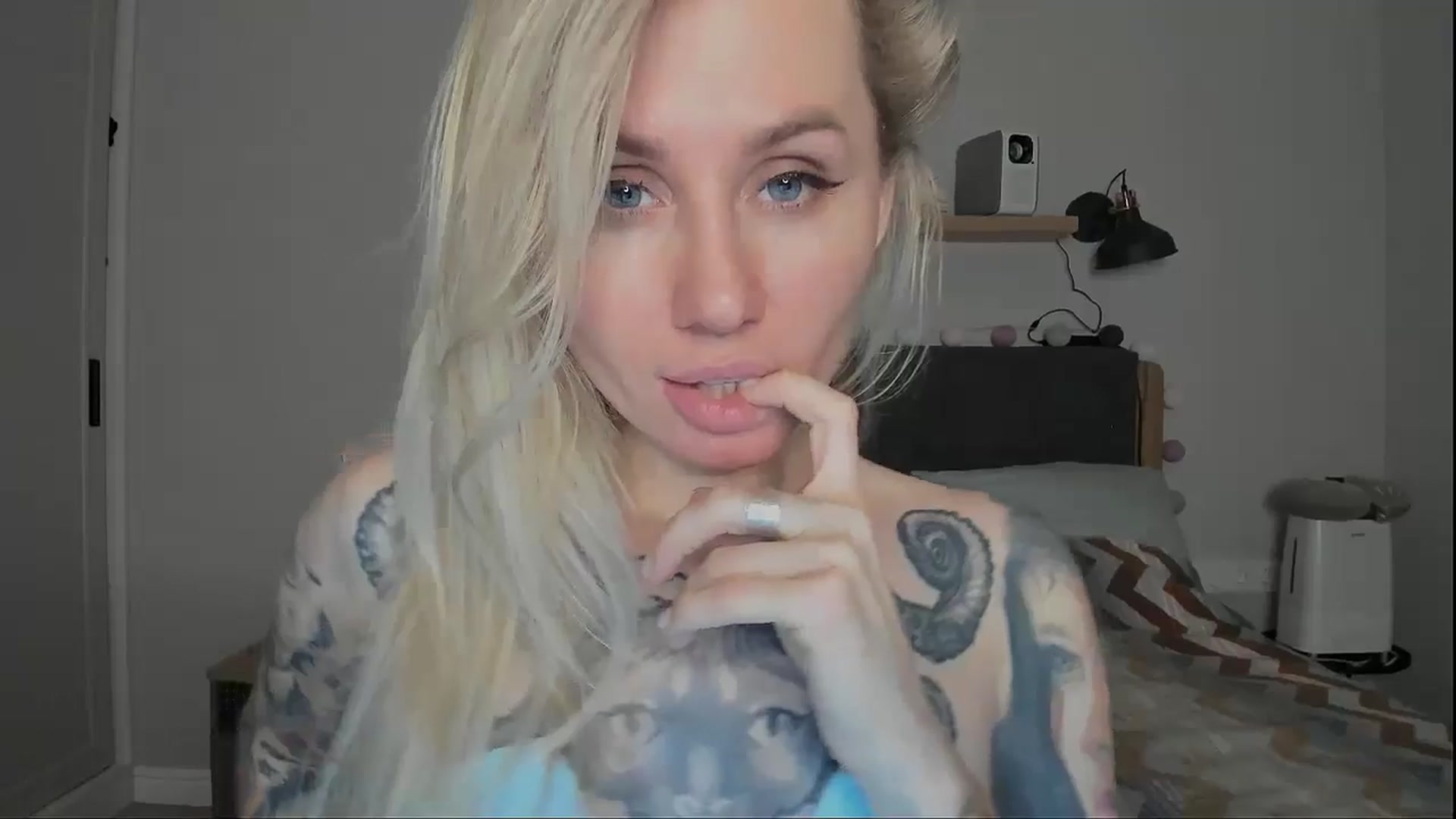 Gallery image thumbnail from Alexa_Smithhh's myfreecams stream on, 10/31/2024, 20:49 image 12 of 20