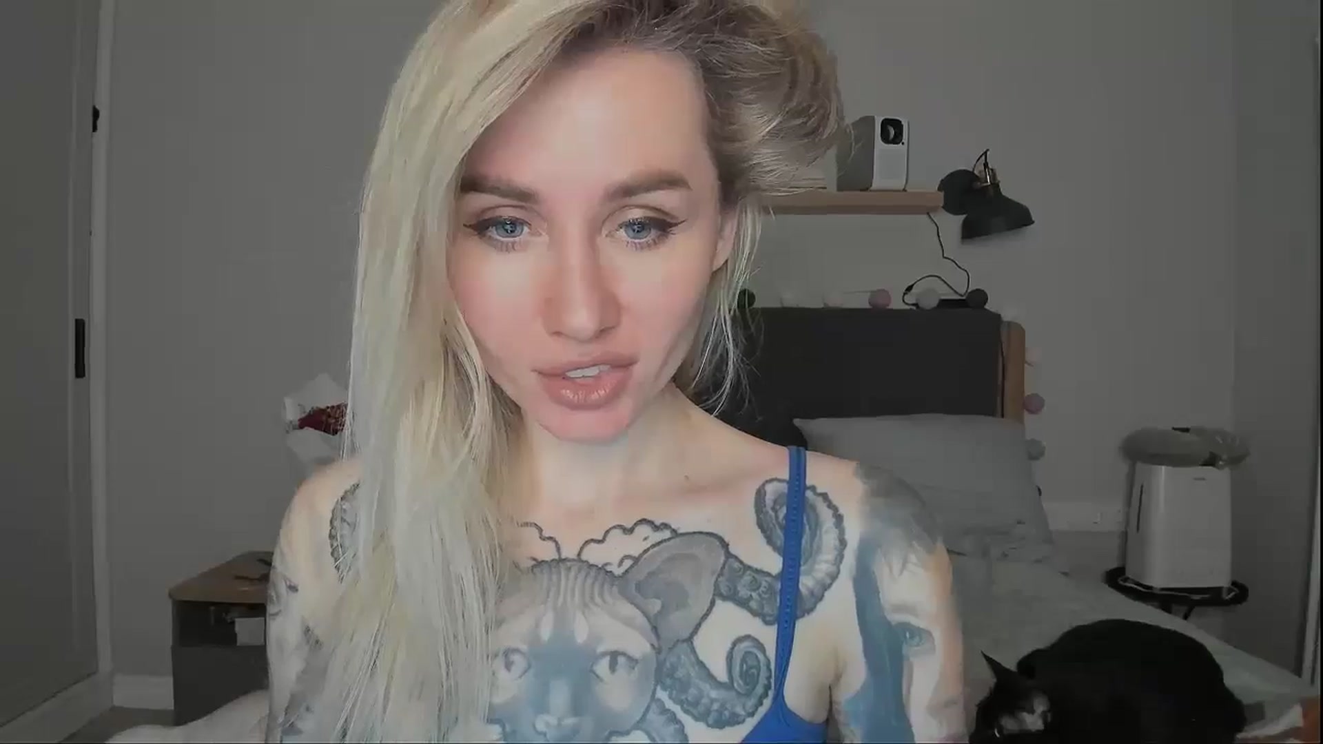 Gallery image thumbnail from Alexa_Smithhh's myfreecams stream on, 11/01/2024, 19:29 image 14 of 20