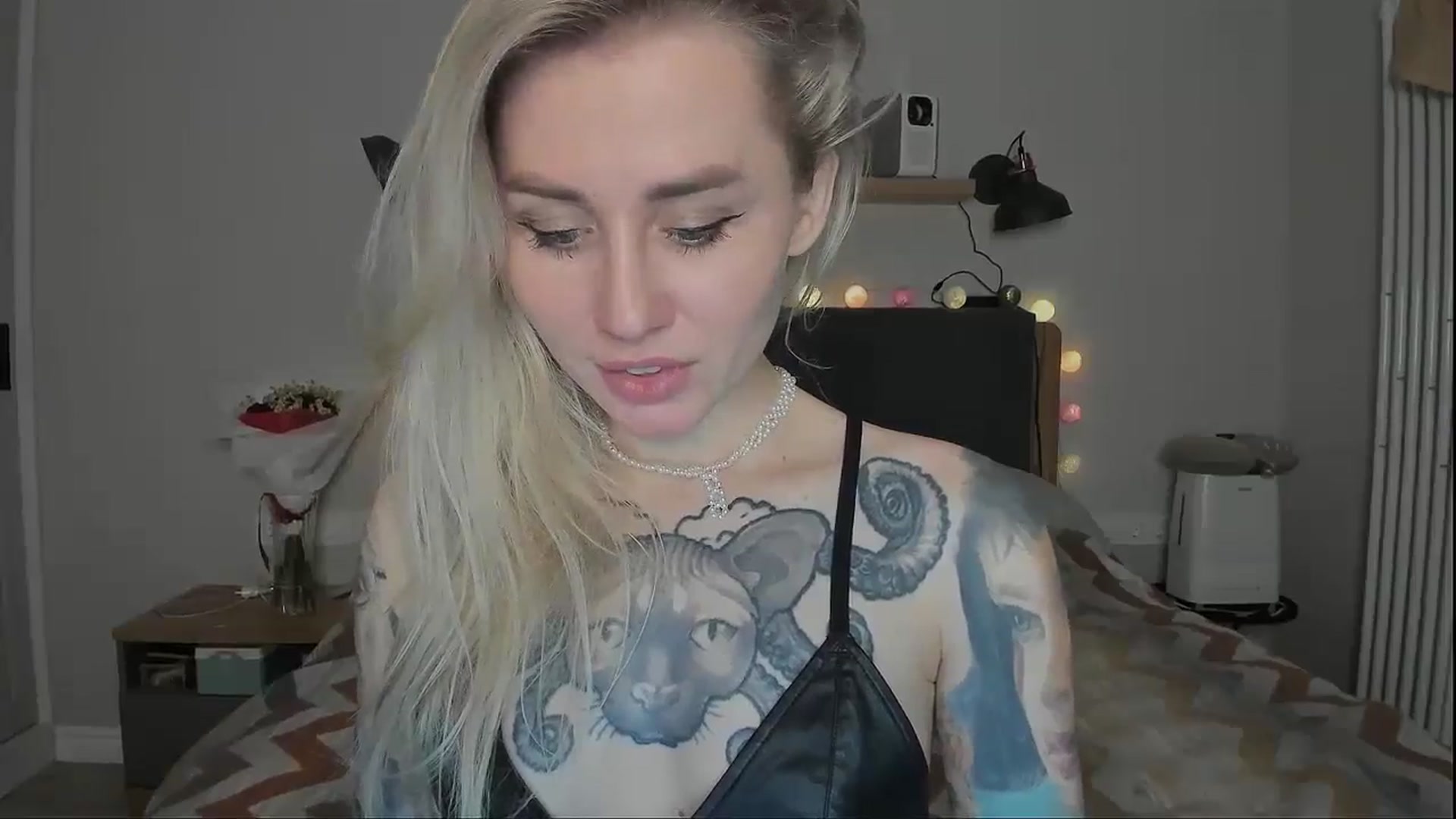 Gallery image thumbnail from Alexa_Smithhh's myfreecams stream on, 11/10/2024, 20:03 image 8 of 20