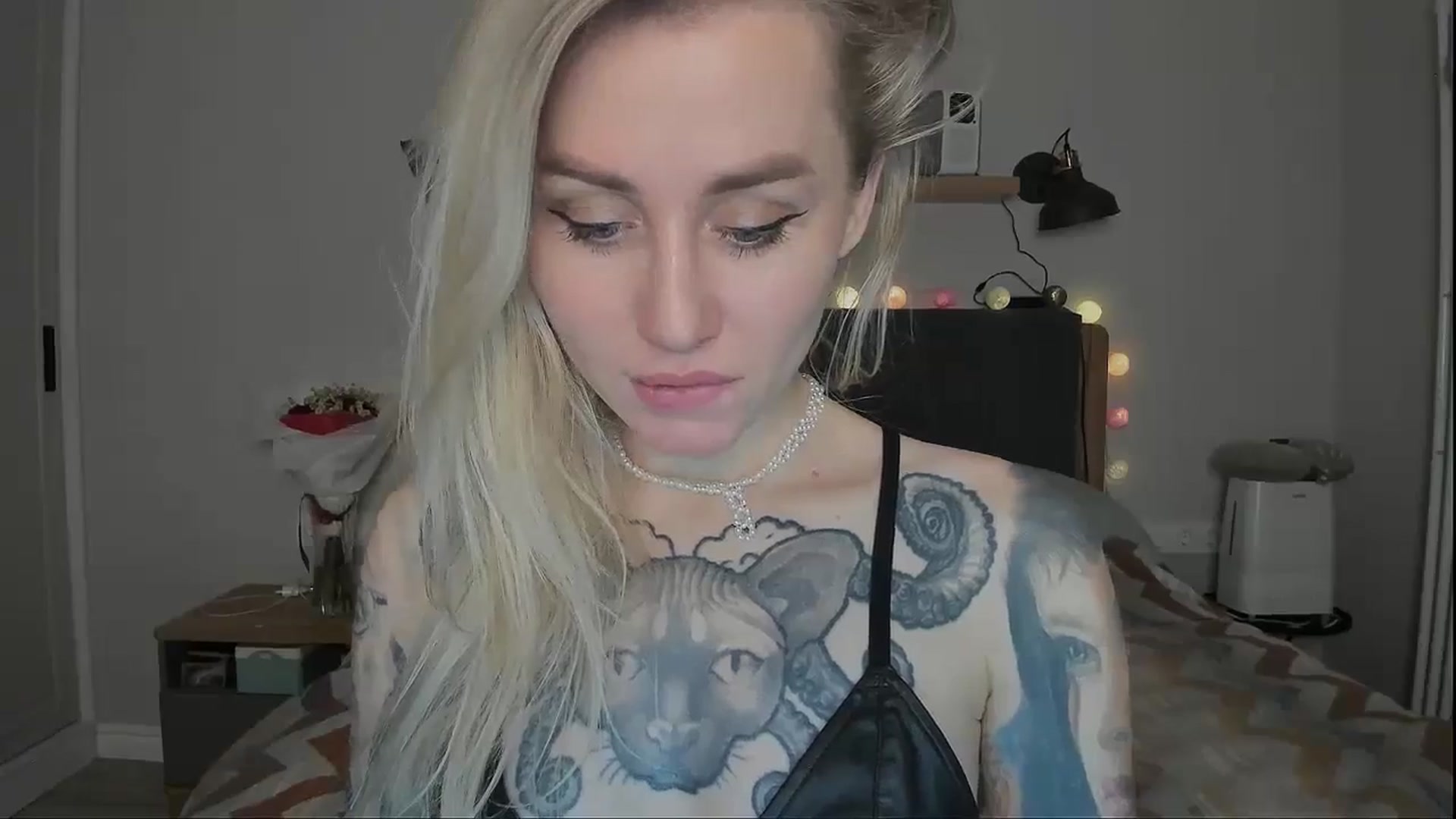 Gallery image thumbnail from Alexa_Smithhh's myfreecams stream on, 11/10/2024, 20:03 image 9 of 20