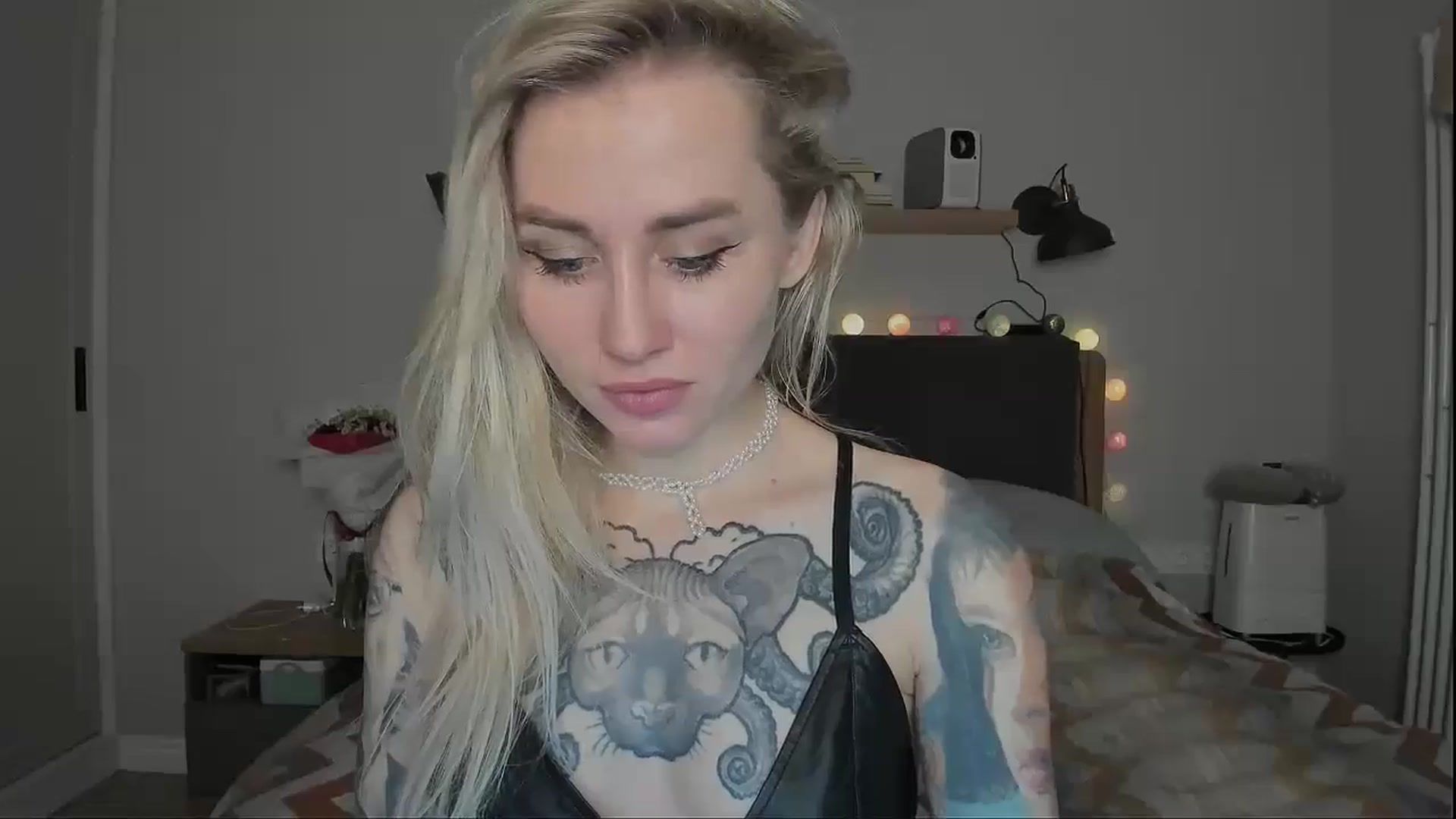 Gallery image thumbnail from Alexa_Smithhh's myfreecams stream on, 11/10/2024, 20:03 image 2 of 20