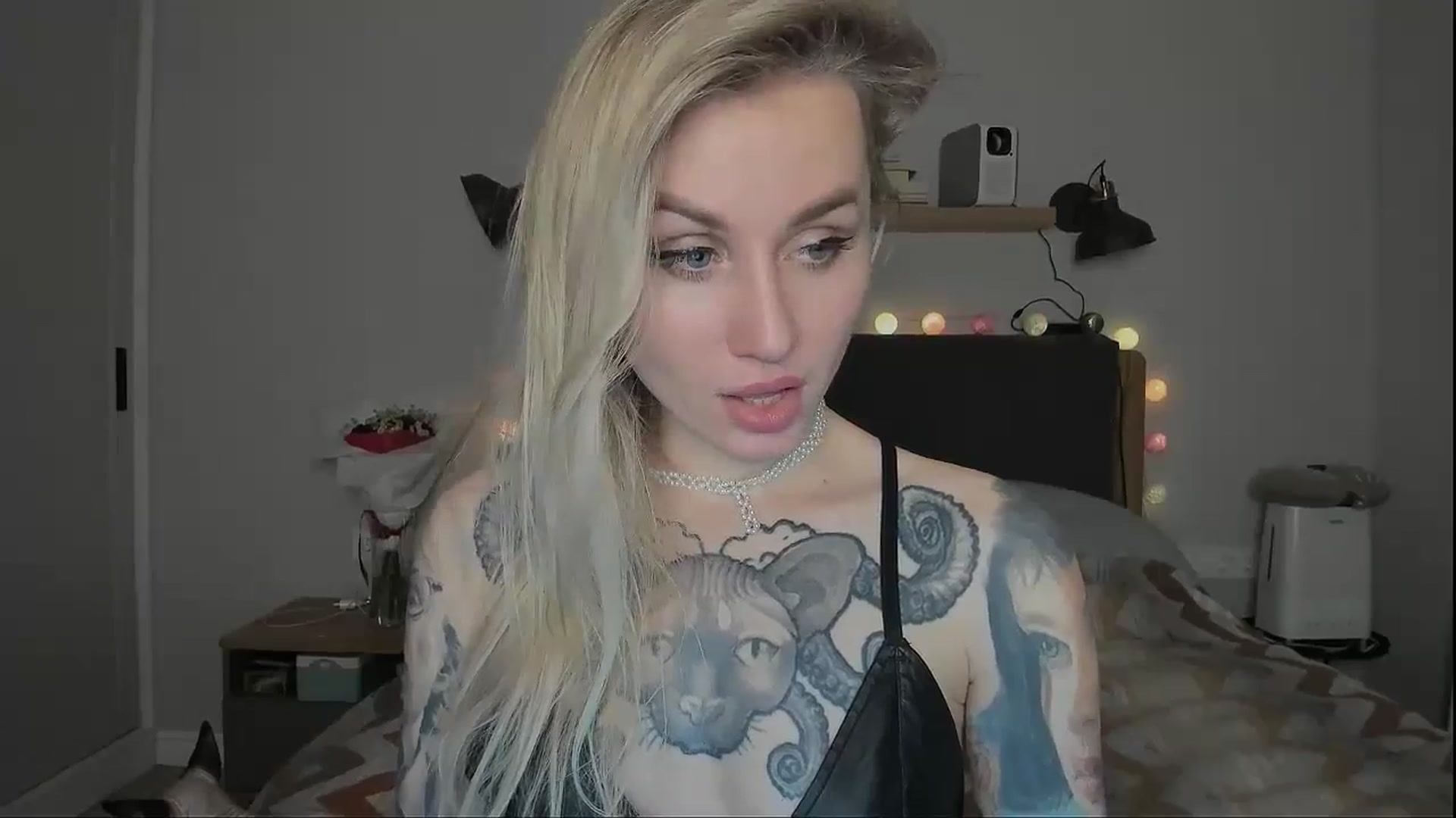 Gallery image thumbnail from Alexa_Smithhh's myfreecams stream on, 11/10/2024, 20:03 image 3 of 20