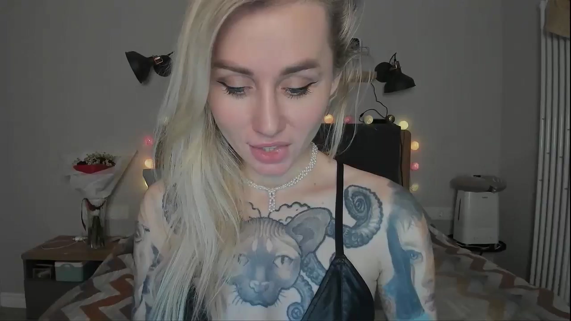 Gallery image thumbnail from Alexa_Smithhh's myfreecams stream on, 11/10/2024, 20:03 image 18 of 20