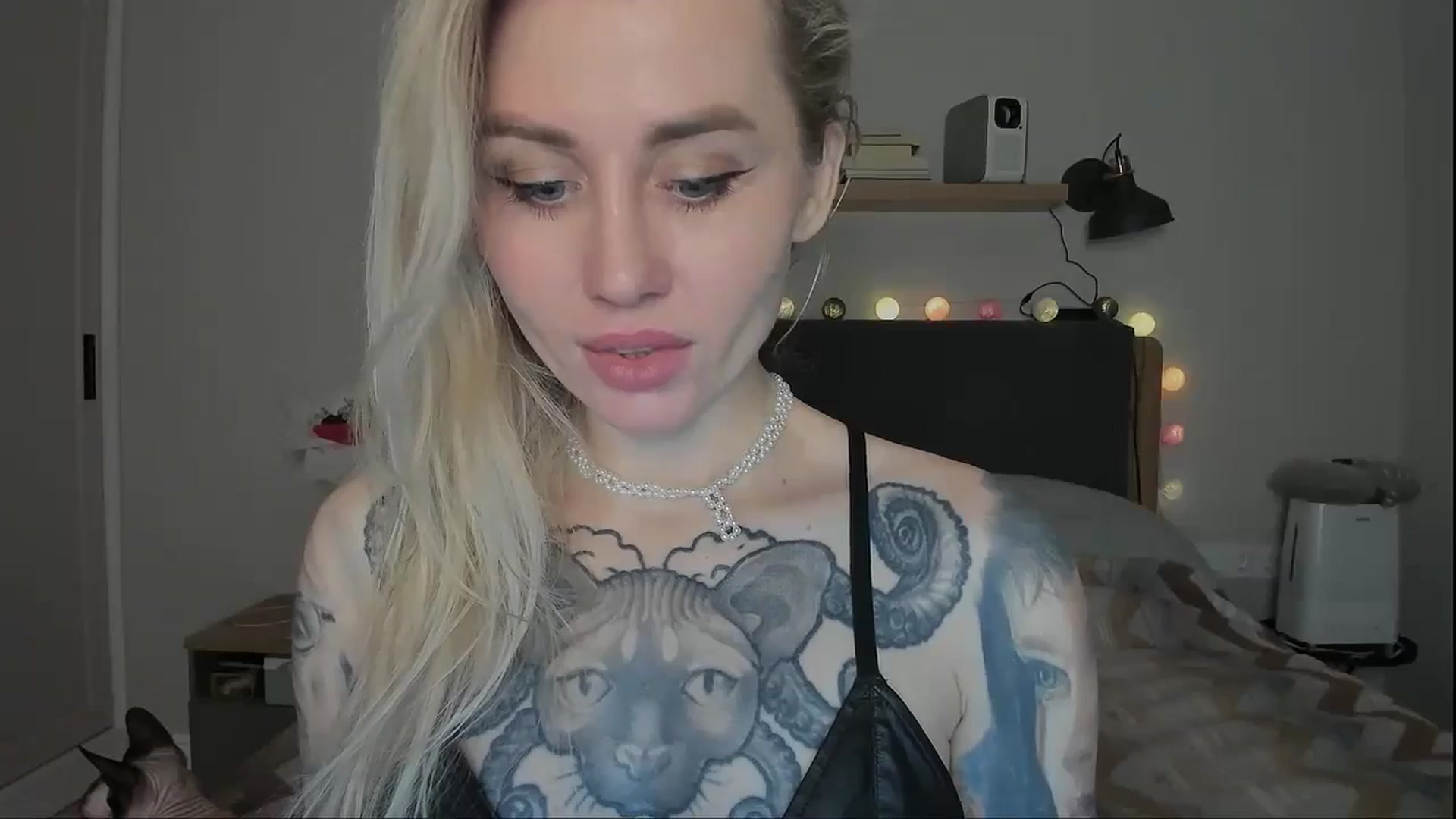 Gallery image thumbnail from Alexa_Smithhh's myfreecams stream on, 11/10/2024, 20:03 image 6 of 20
