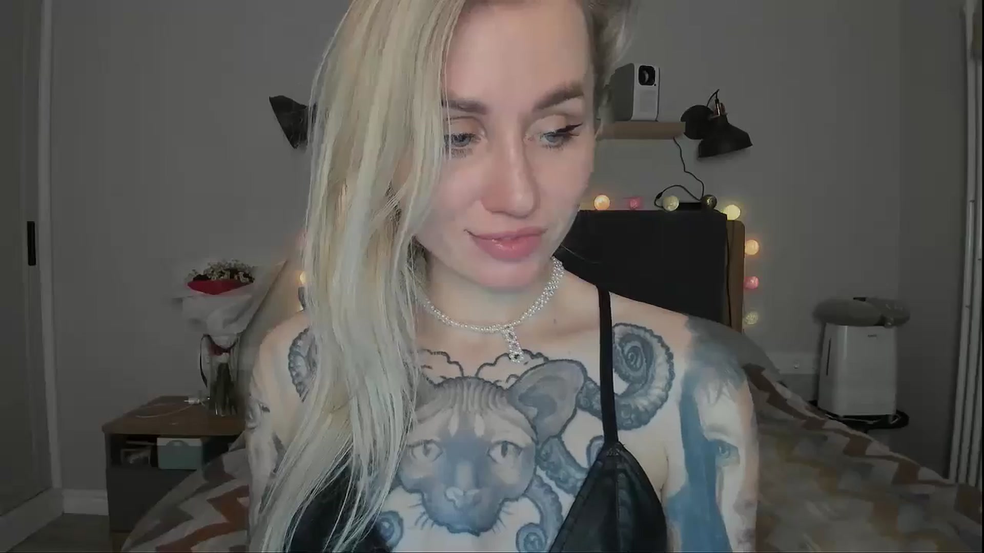 Gallery image thumbnail from Alexa_Smithhh's myfreecams stream on, 11/10/2024, 20:03 image 10 of 20