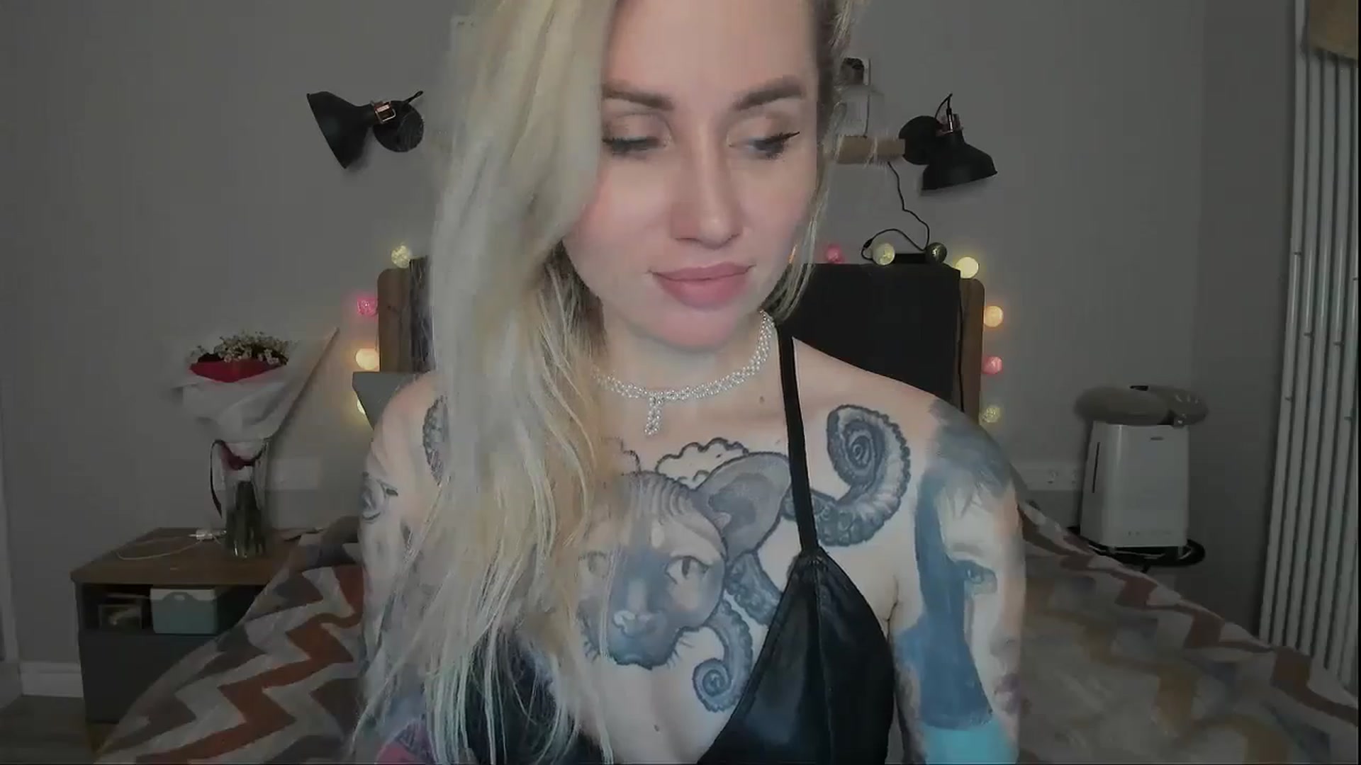 Gallery image thumbnail from Alexa_Smithhh's myfreecams stream on, 11/10/2024, 20:03 image 17 of 20