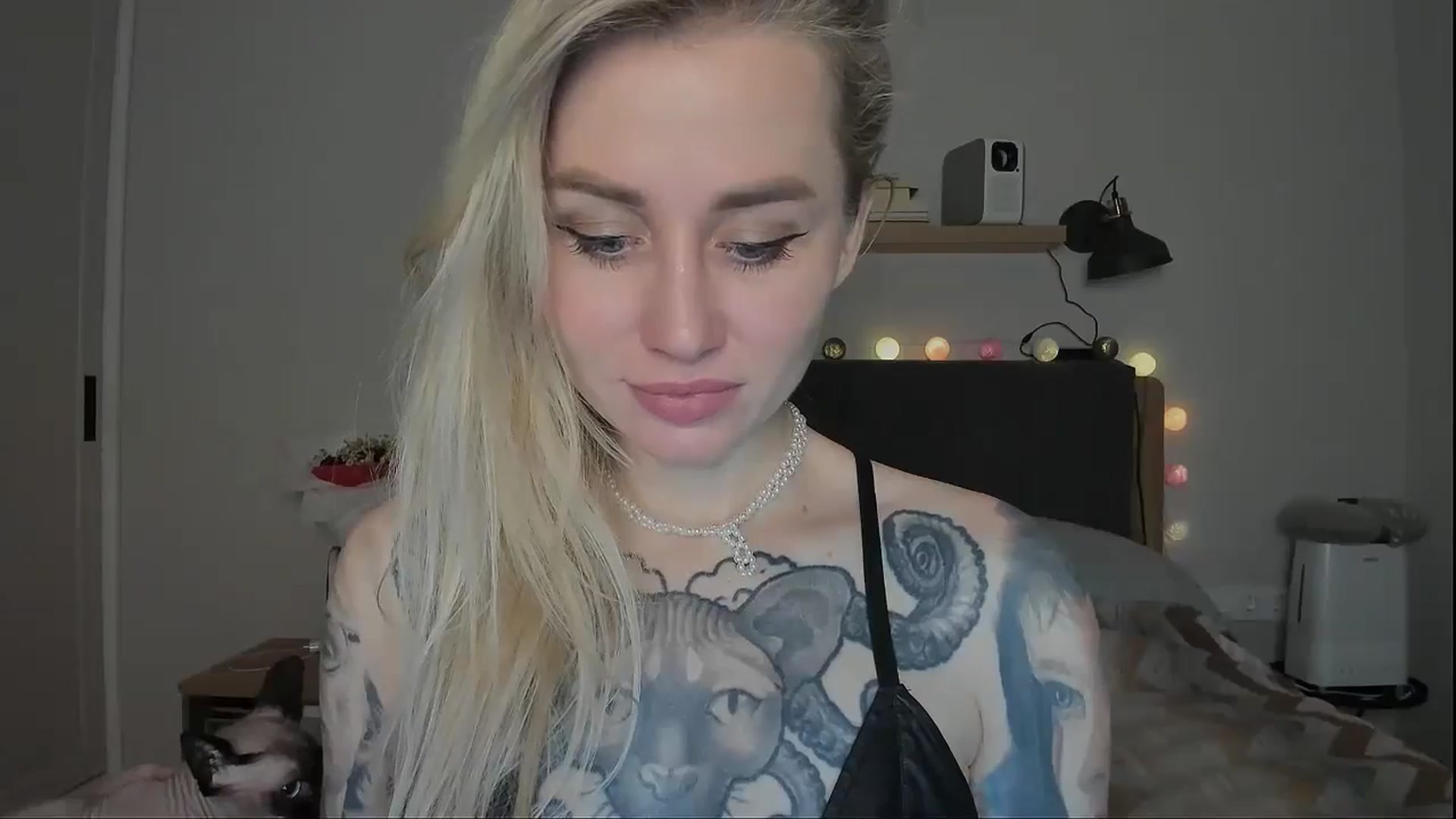 Gallery image thumbnail from Alexa_Smithhh's myfreecams stream on, 11/10/2024, 20:03 image 5 of 20