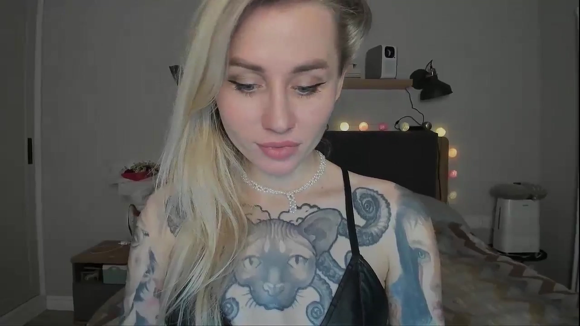Gallery image thumbnail from Alexa_Smithhh's myfreecams stream on, 11/10/2024, 20:03 image 7 of 20