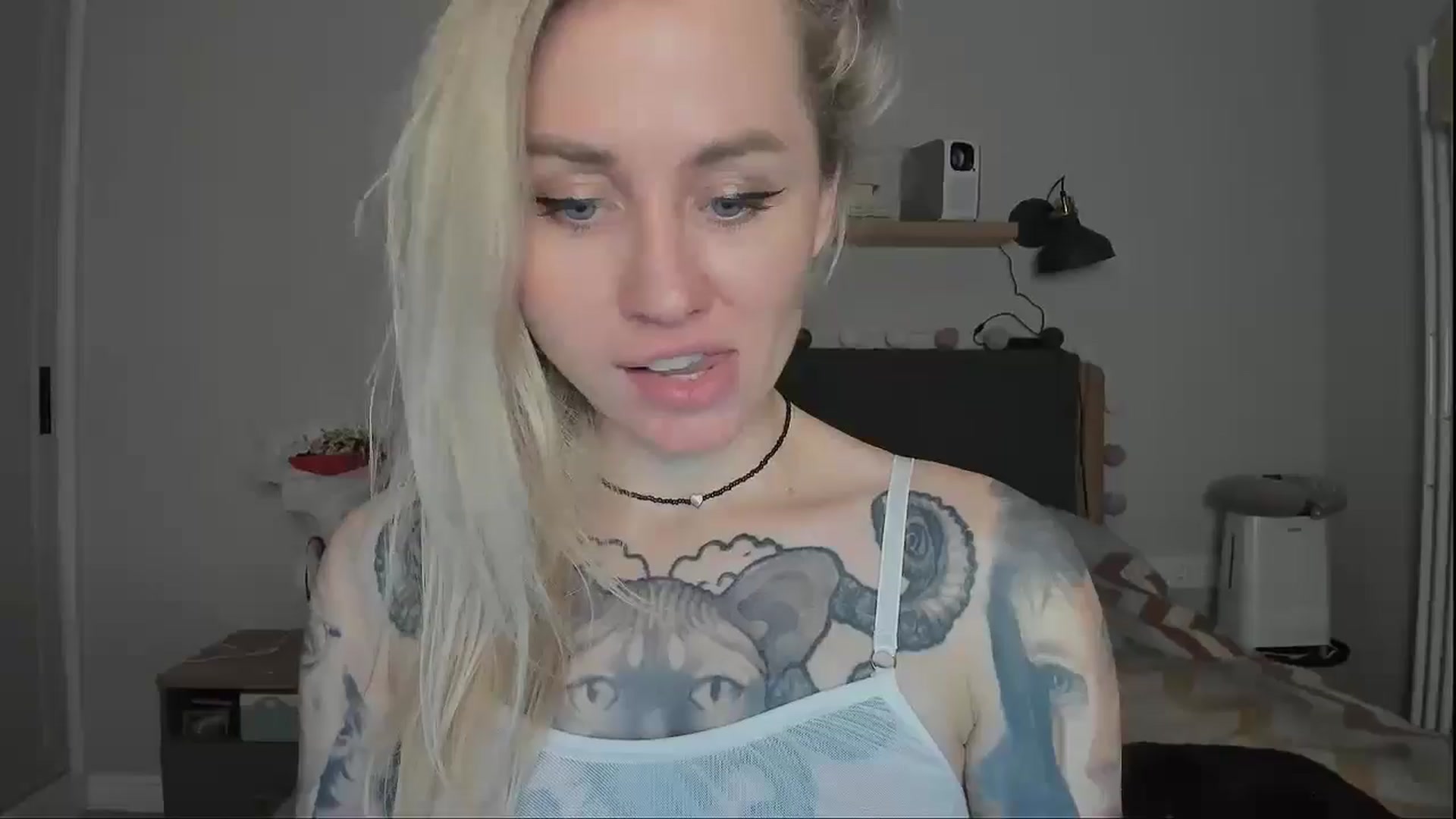Gallery image thumbnail from Alexa_Smithhh's myfreecams stream on, 11/11/2024, 19:45 image 1 of 20