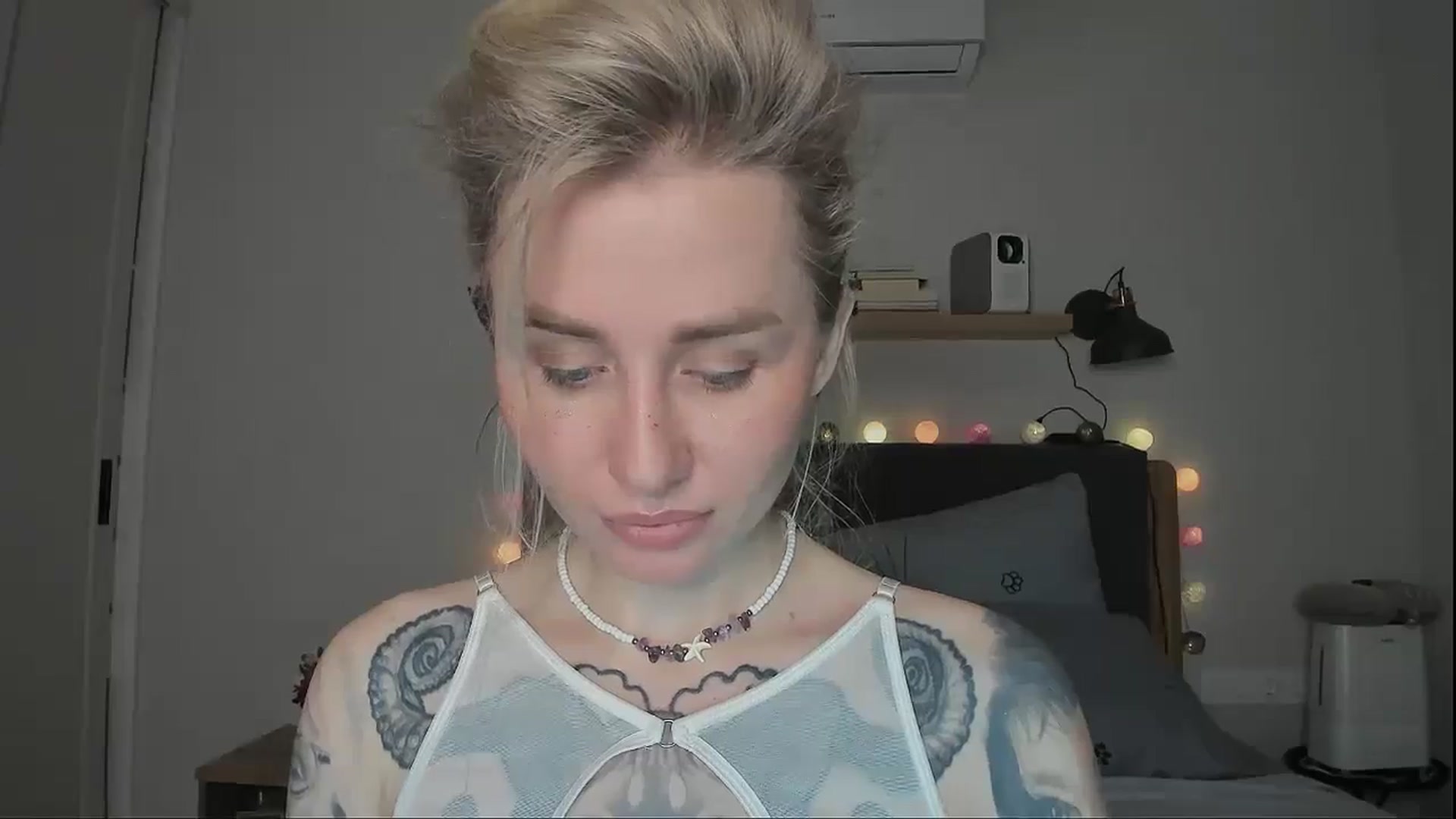 Gallery image thumbnail from Alexa_Smithhh's myfreecams stream on, 11/14/2024, 20:35 image 11 of 20