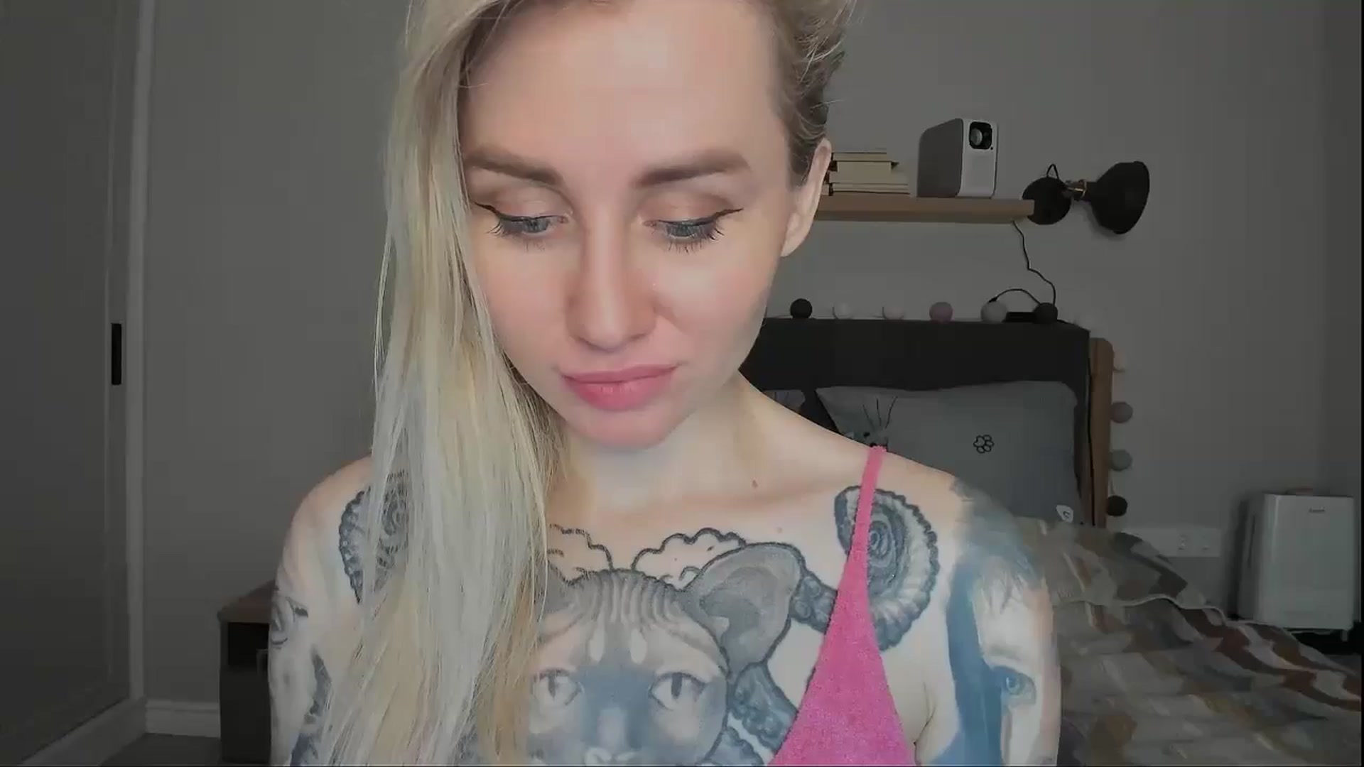 Gallery image thumbnail from Alexa_Smithhh's myfreecams stream on, 11/15/2024, 20:06 image 1 of 20