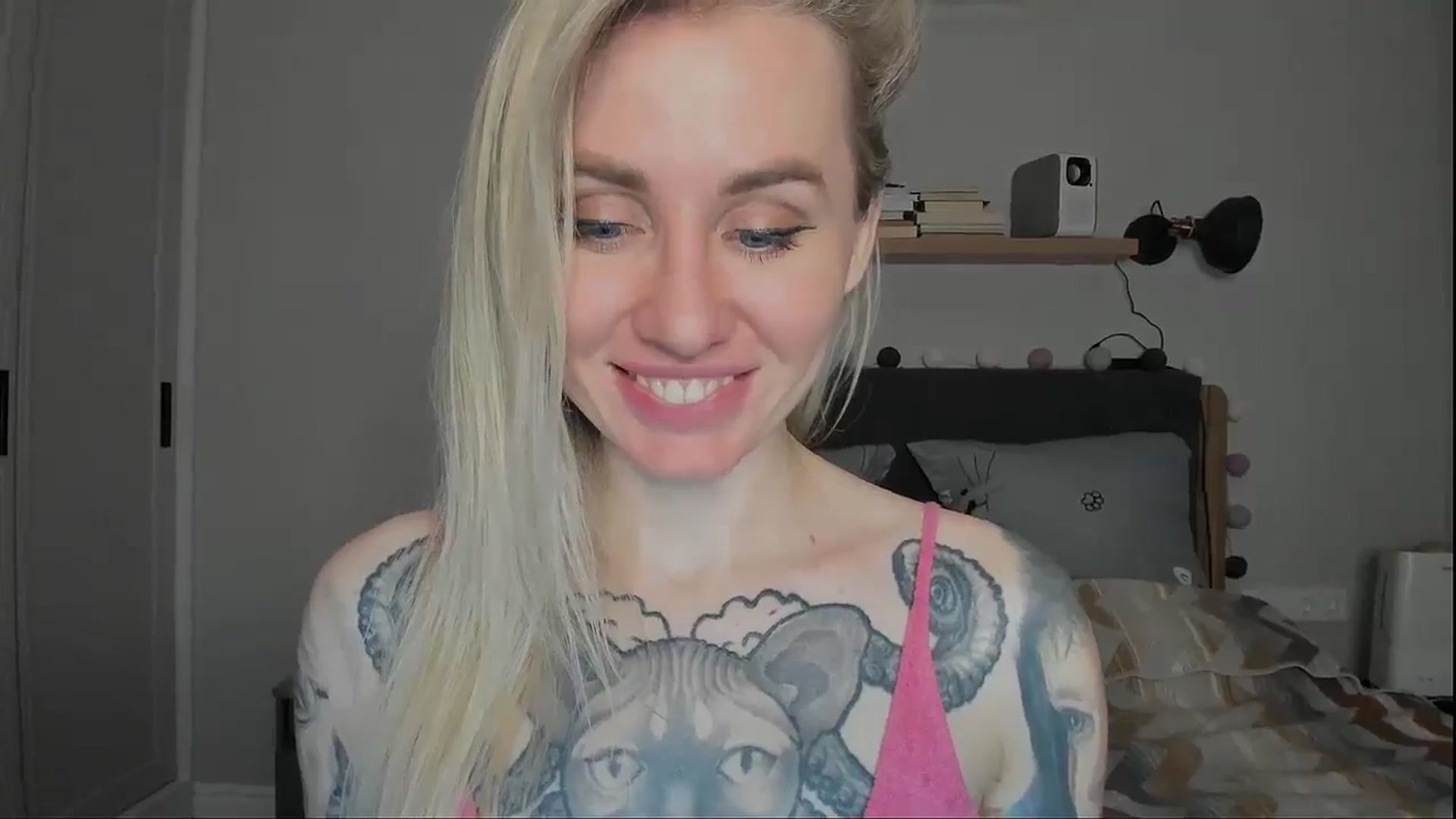 Gallery image thumbnail from Alexa_Smithhh's myfreecams stream on, 11/15/2024, 20:06 image 16 of 20