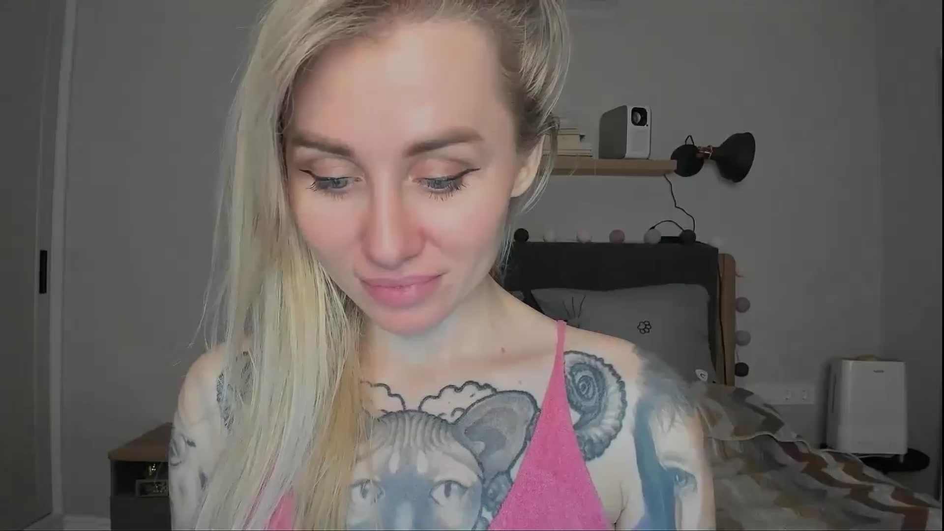 Gallery image thumbnail from Alexa_Smithhh's myfreecams stream on, 11/15/2024, 21:34 image 8 of 20