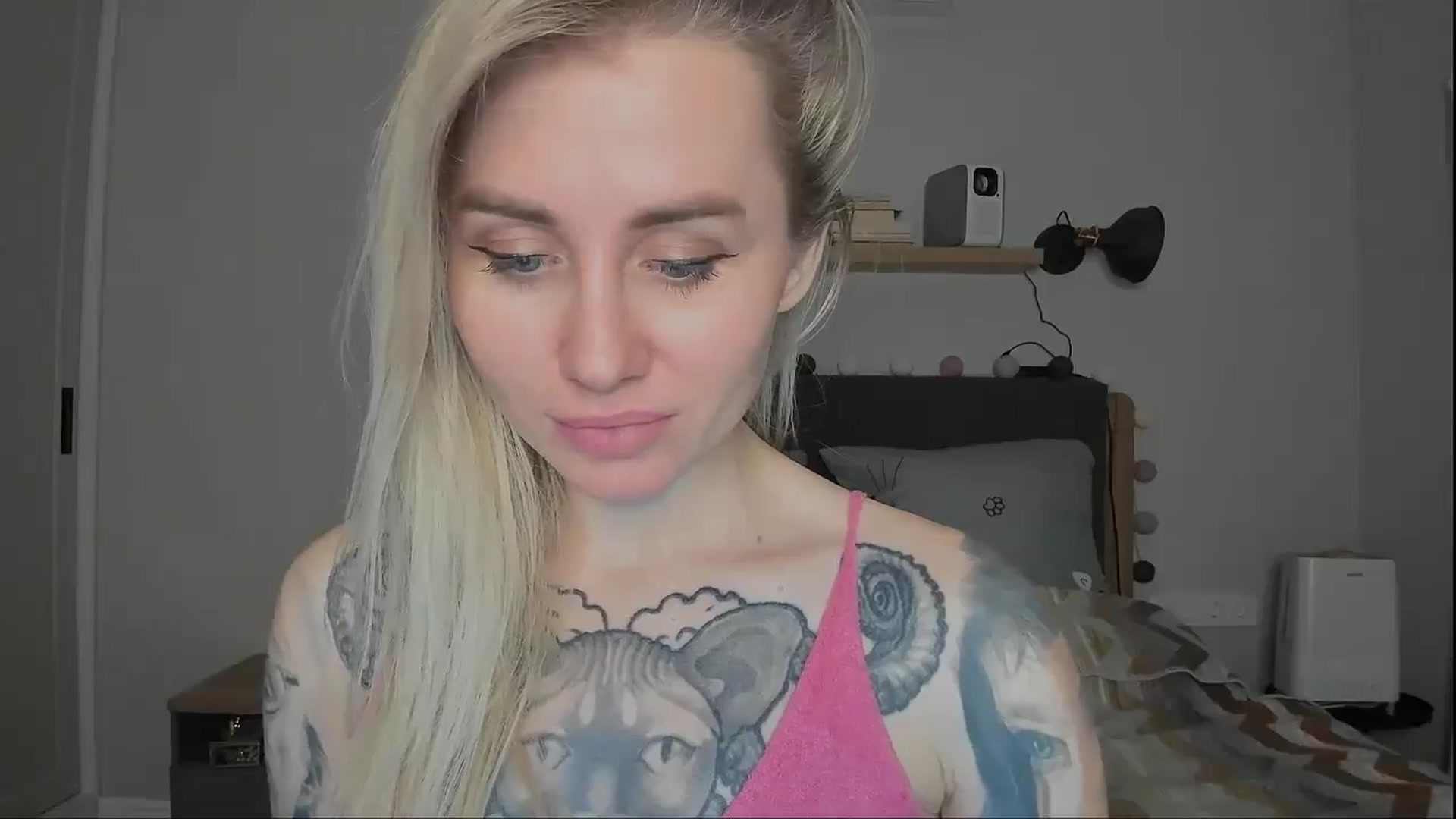 Gallery image thumbnail from Alexa_Smithhh's myfreecams stream on, 11/15/2024, 21:34 image 16 of 20