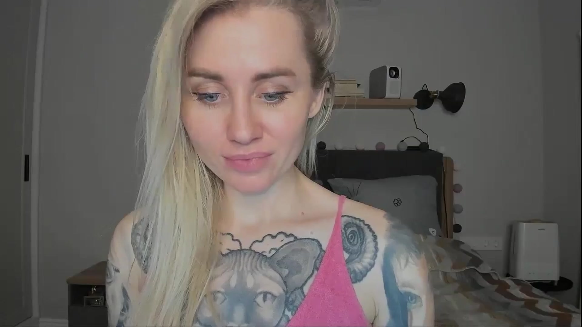 Gallery image thumbnail from Alexa_Smithhh's myfreecams stream on, 11/15/2024, 21:34 image 15 of 20