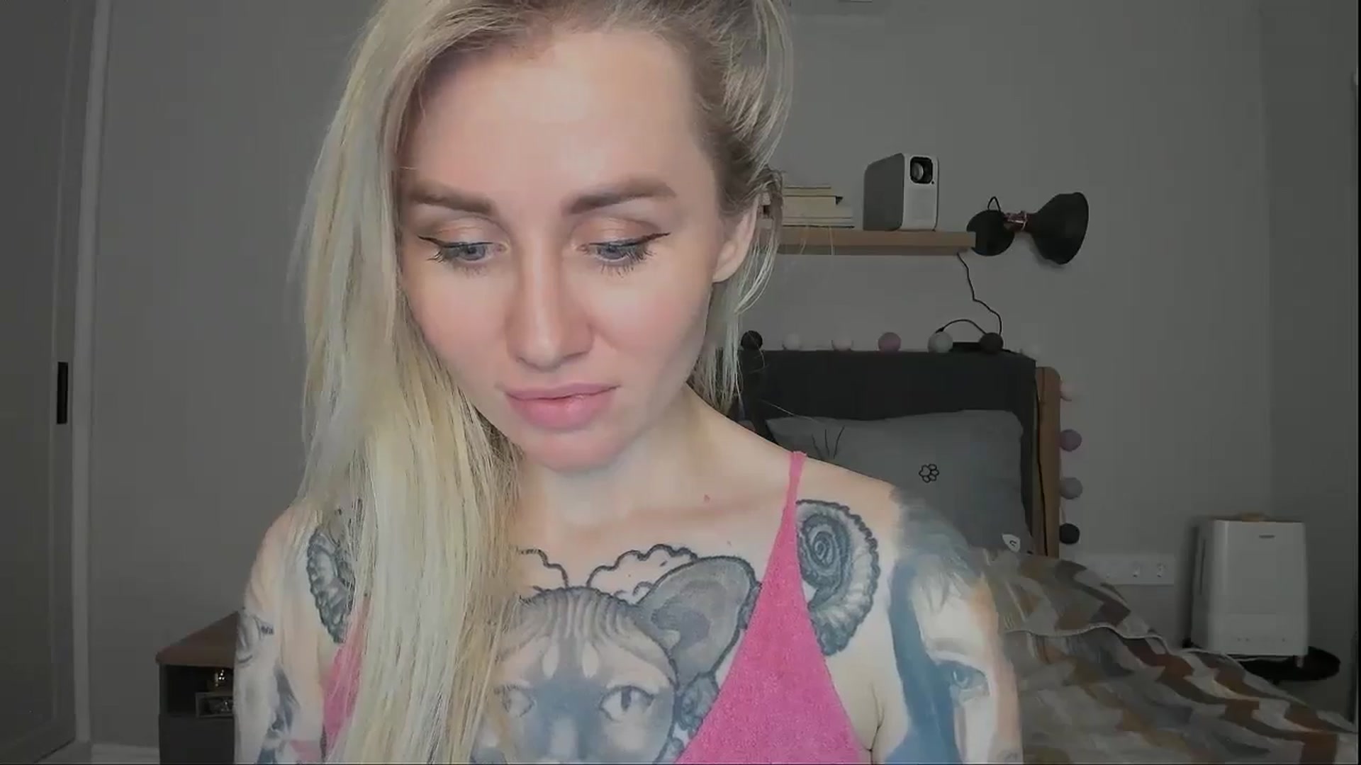 Gallery image thumbnail from Alexa_Smithhh's myfreecams stream on, 11/15/2024, 21:34 image 17 of 20