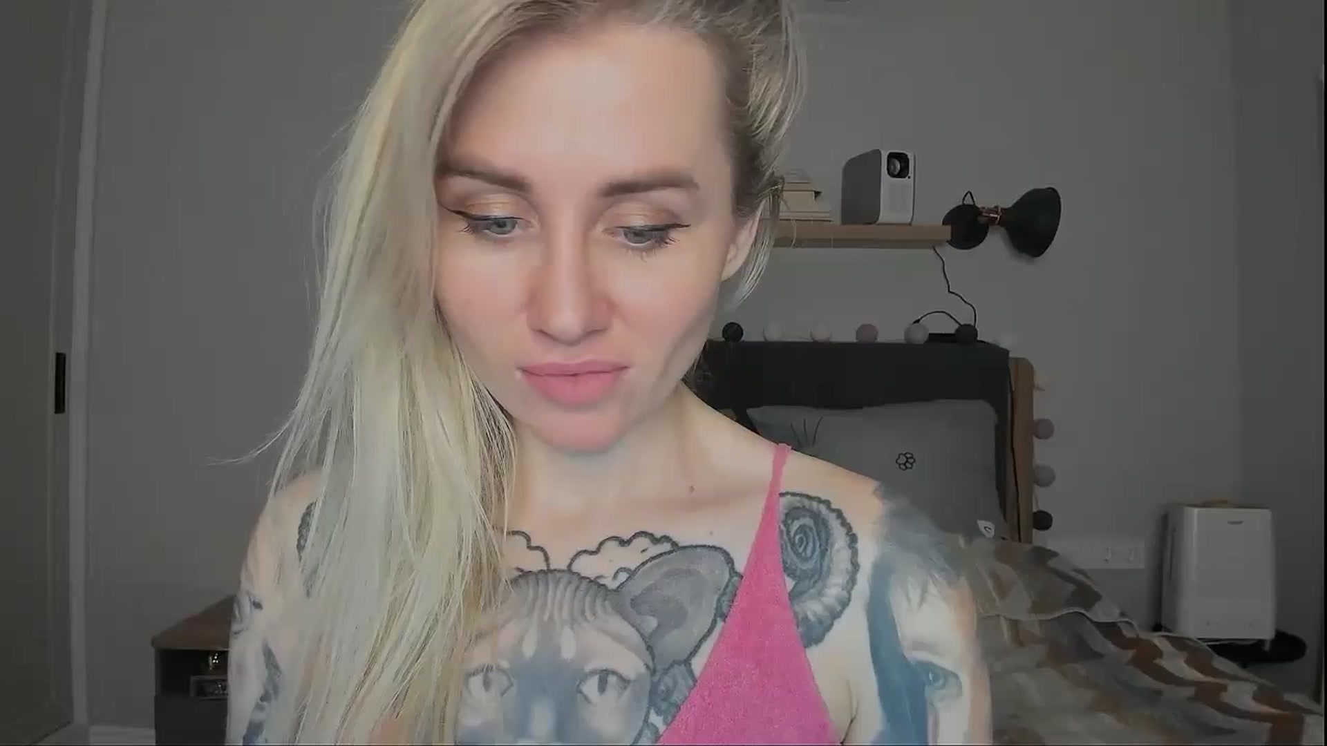 Gallery image thumbnail from Alexa_Smithhh's myfreecams stream on, 11/15/2024, 21:34 image 2 of 20