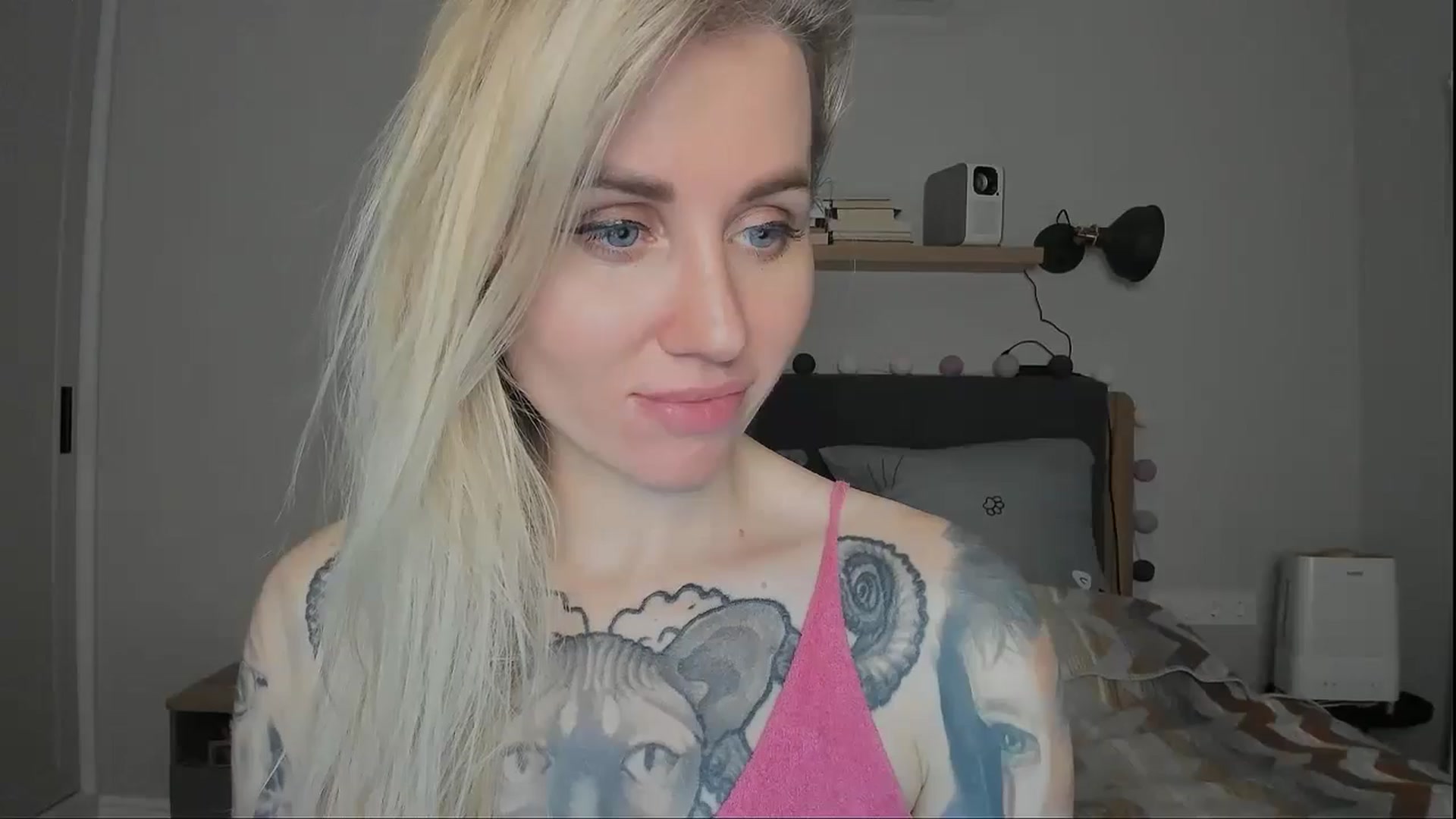 Gallery image thumbnail from Alexa_Smithhh's myfreecams stream on, 11/15/2024, 21:34 image 4 of 20