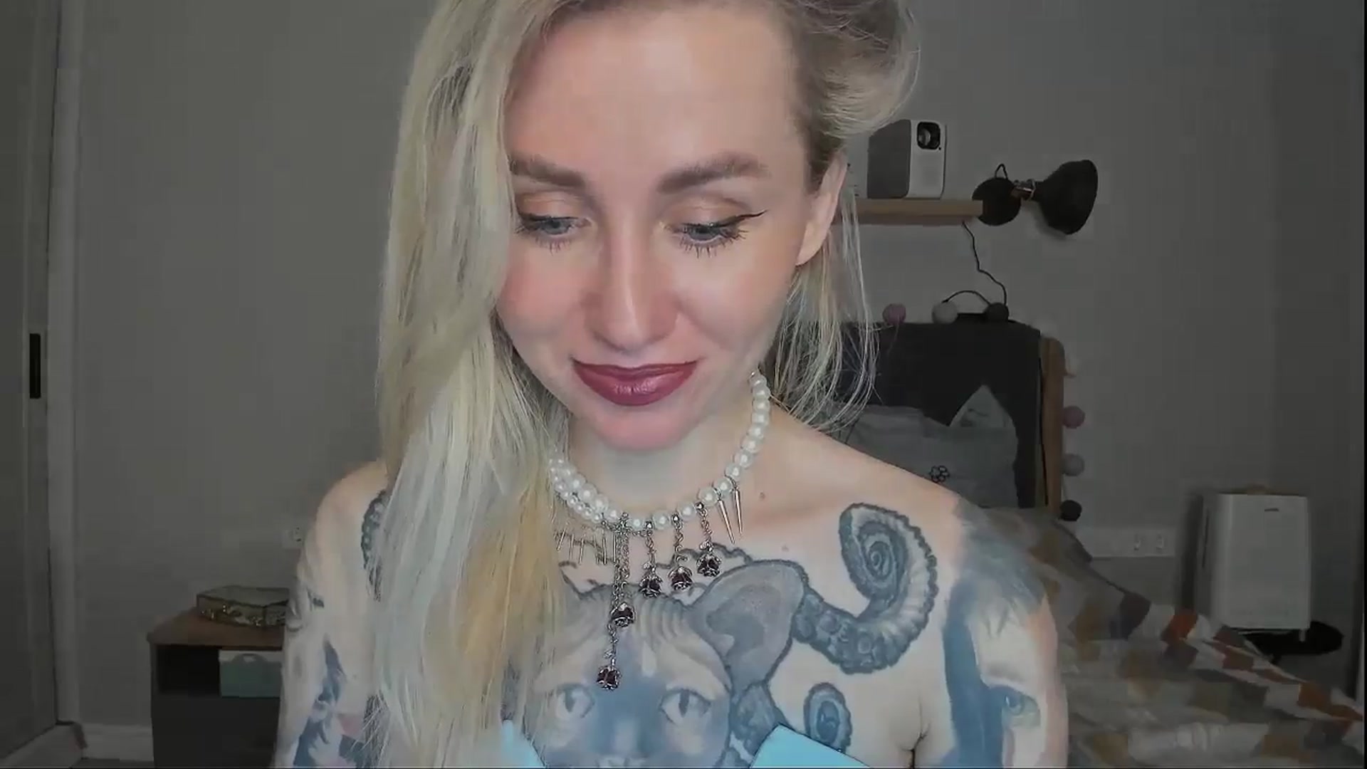 Gallery image thumbnail from Alexa_Smithhh's myfreecams stream on, 11/17/2024, 21:09 image 17 of 20