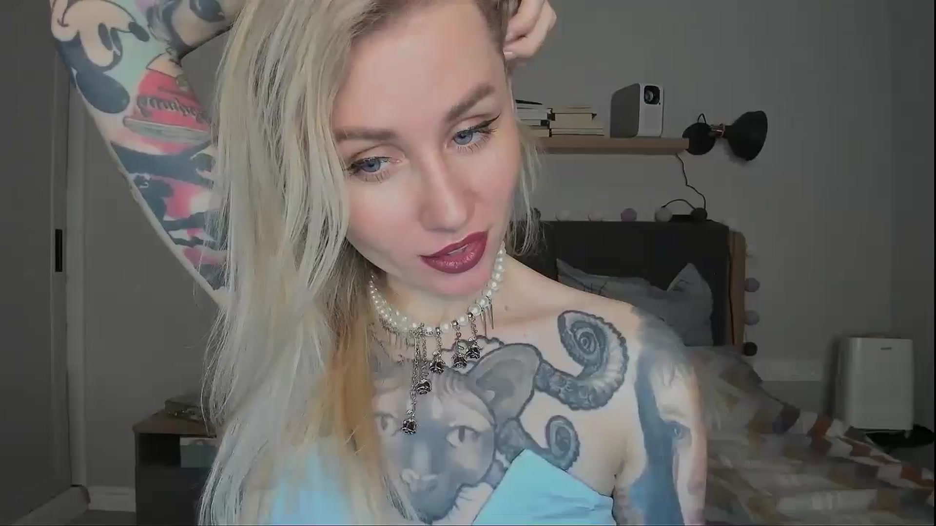 Gallery image thumbnail from Alexa_Smithhh's myfreecams stream on, 11/17/2024, 21:09 image 5 of 20