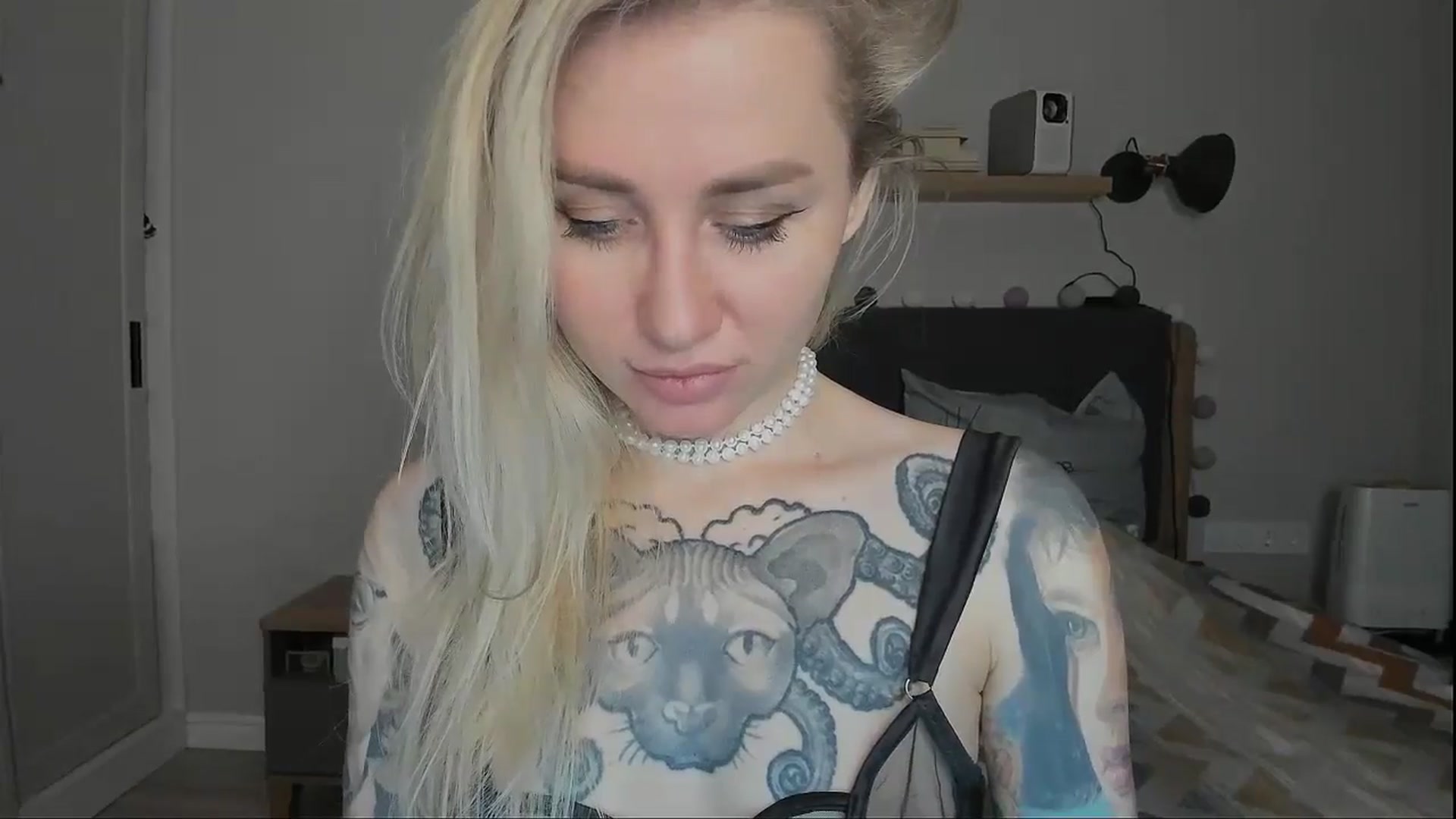 Gallery image thumbnail from Alexa_Smithhh's myfreecams stream on, 11/18/2024, 19:44 image 11 of 20