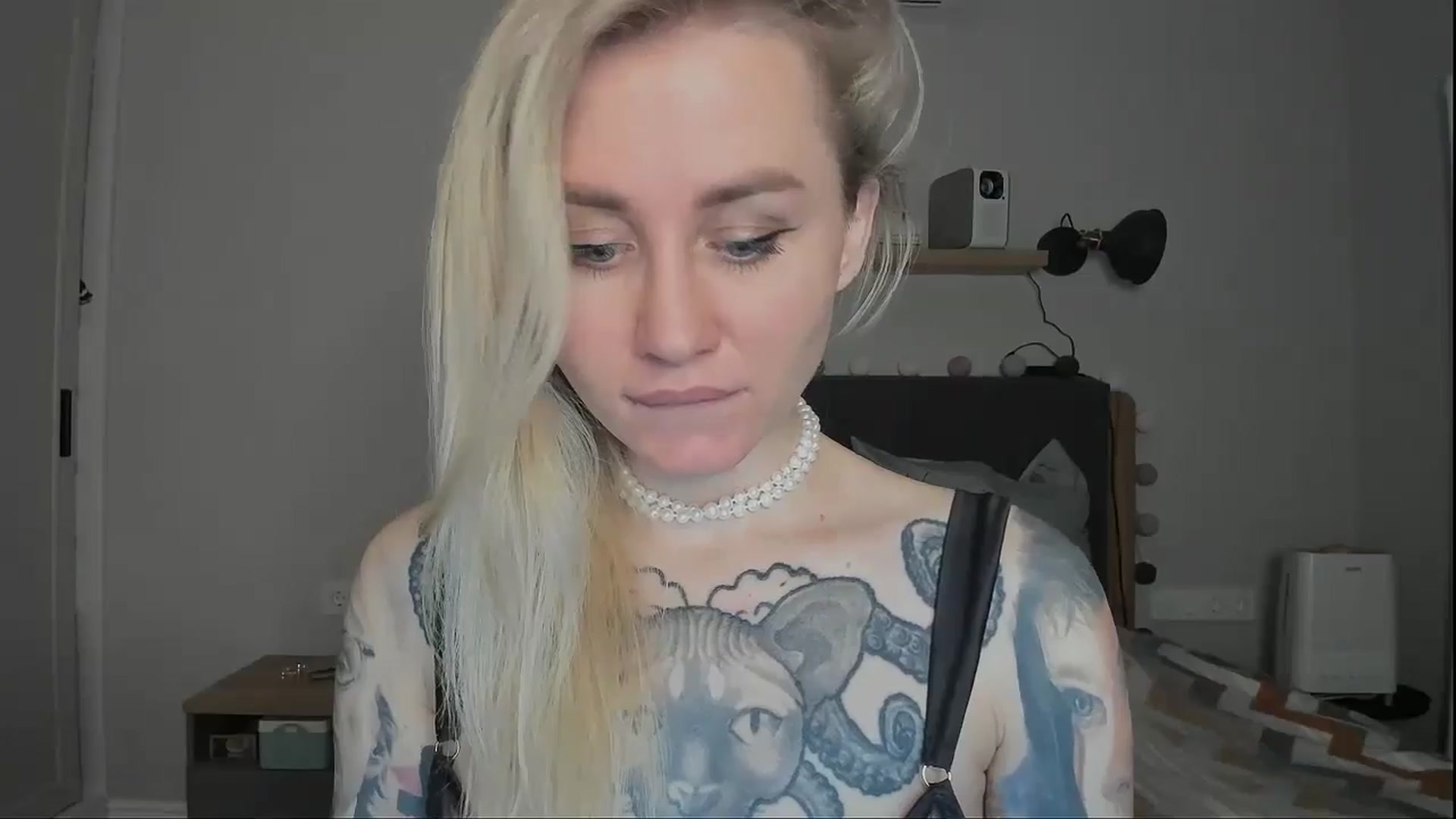 Gallery image thumbnail from Alexa_Smithhh's myfreecams stream on, 11/18/2024, 19:44 image 2 of 20