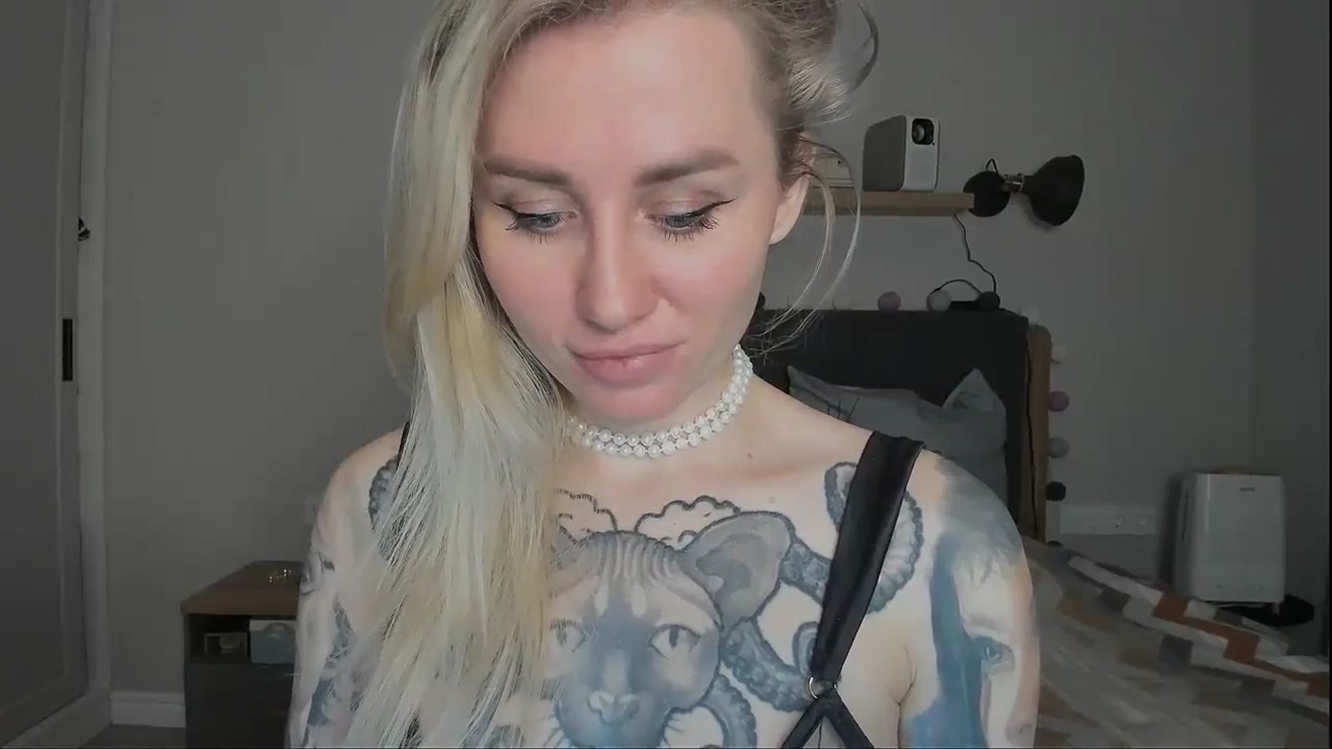 Gallery image thumbnail from Alexa_Smithhh's myfreecams stream on, 11/18/2024, 20:17 image 20 of 20