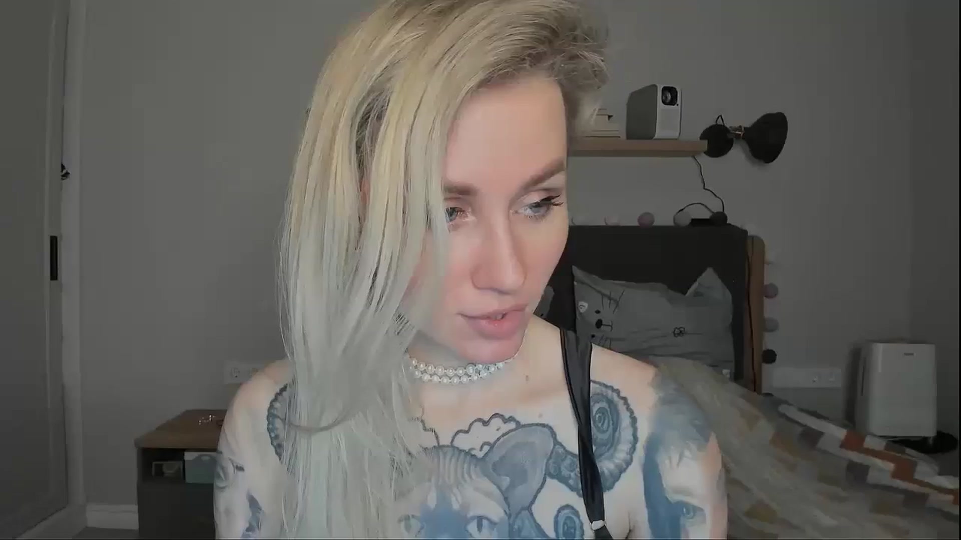 Gallery image thumbnail from Alexa_Smithhh's myfreecams stream on, 11/18/2024, 21:17 image 1 of 20