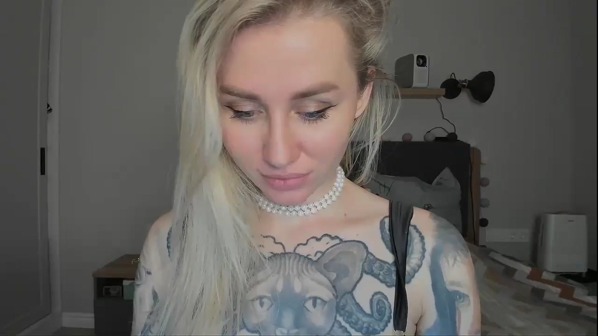 Gallery image thumbnail from Alexa_Smithhh's myfreecams stream on, 11/18/2024, 21:17 image 8 of 20