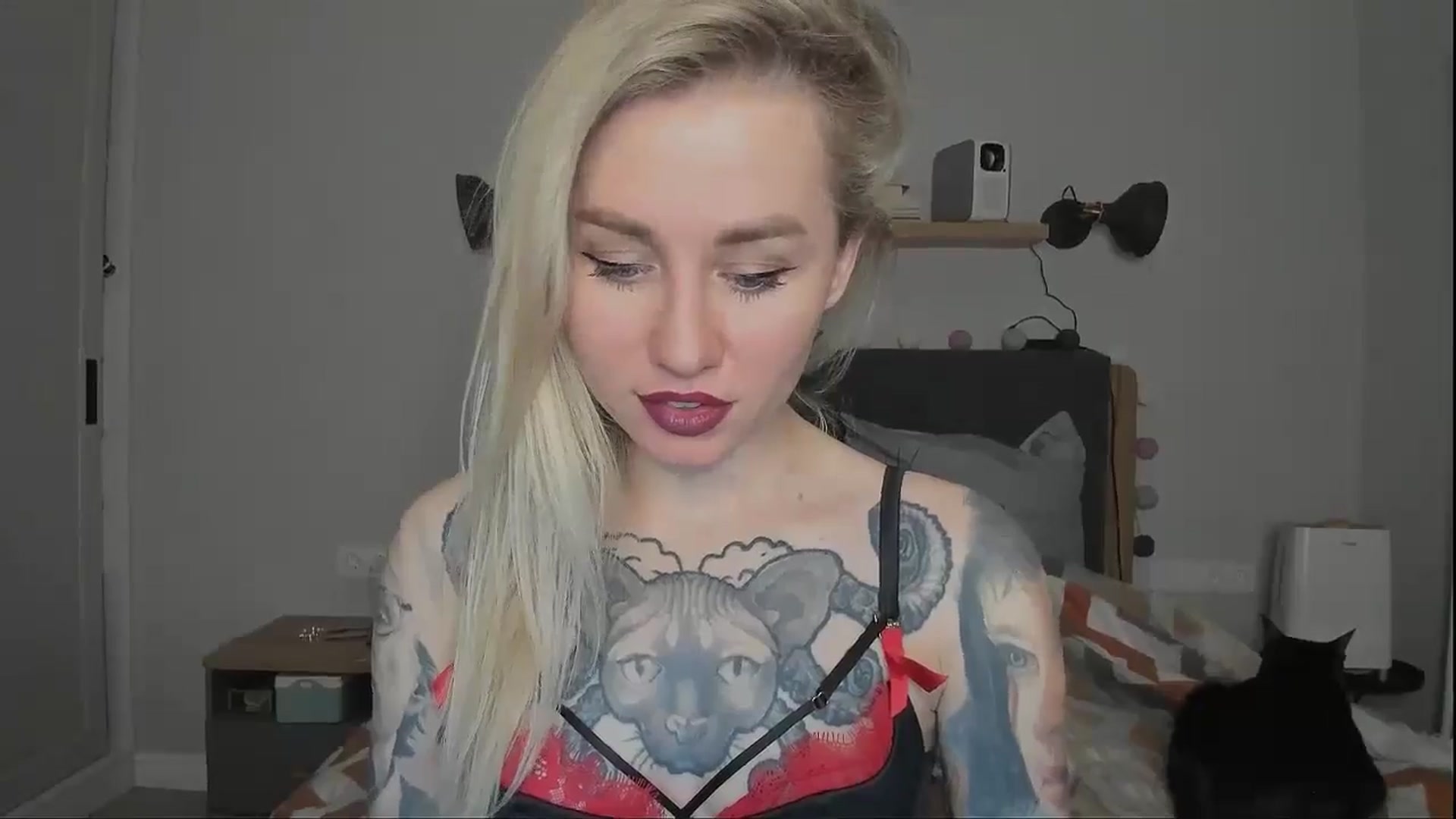 Gallery image thumbnail from Alexa_Smithhh's myfreecams stream on, 11/19/2024, 18:31 image 8 of 20