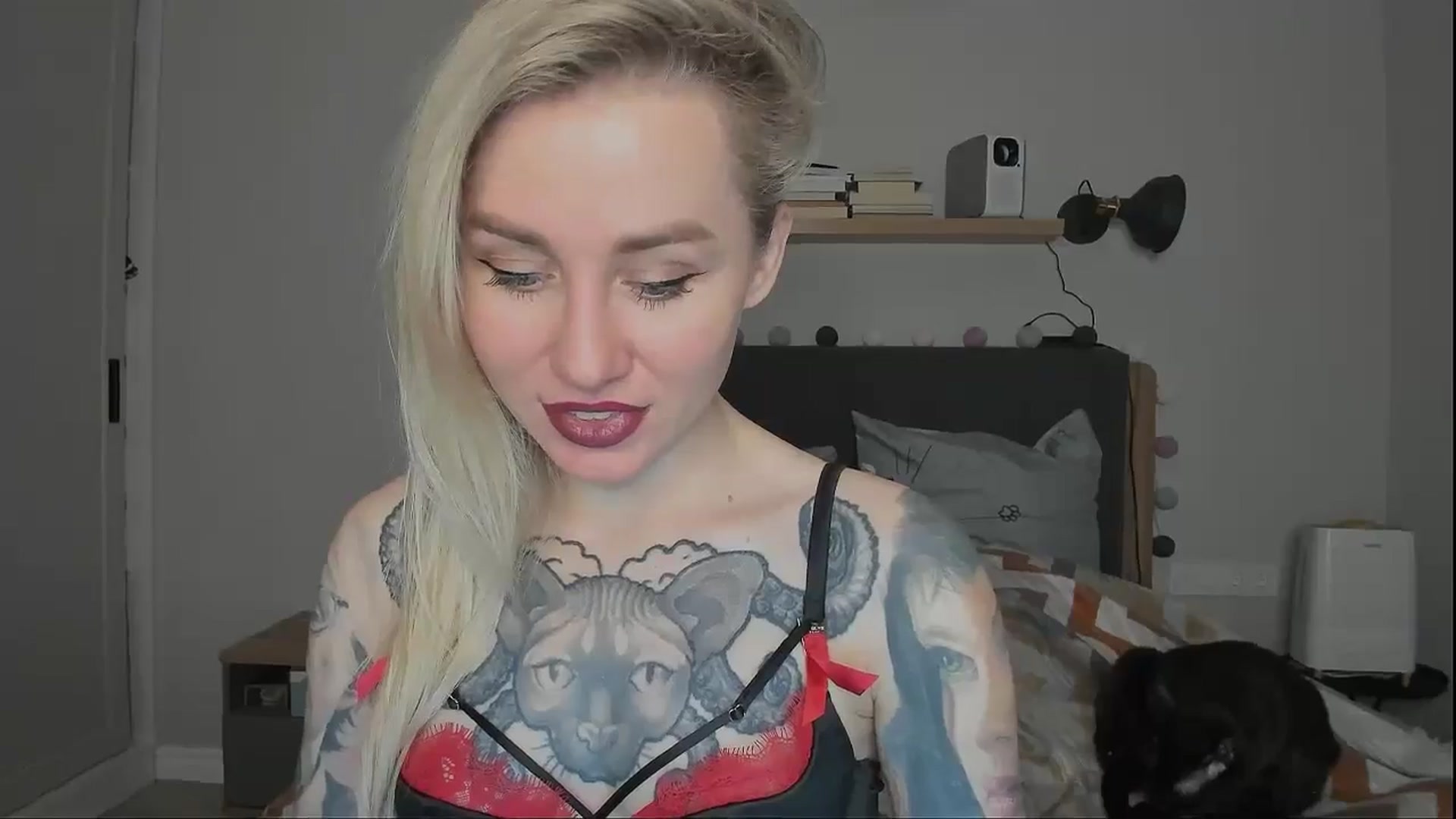 Gallery image thumbnail from Alexa_Smithhh's myfreecams stream on, 11/19/2024, 18:31 image 18 of 20