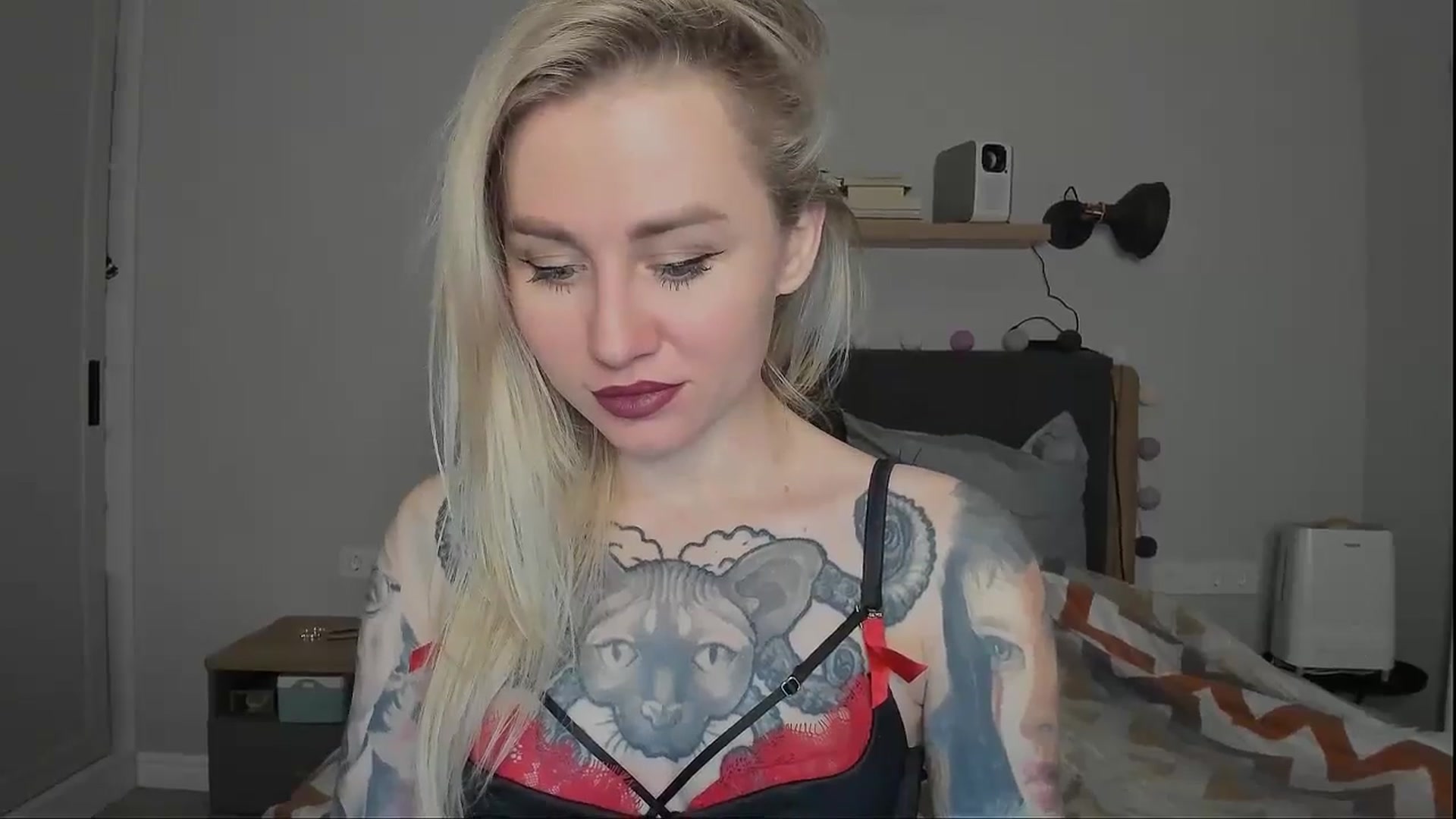 Gallery image thumbnail from Alexa_Smithhh's myfreecams stream on, 11/19/2024, 18:31 image 5 of 20