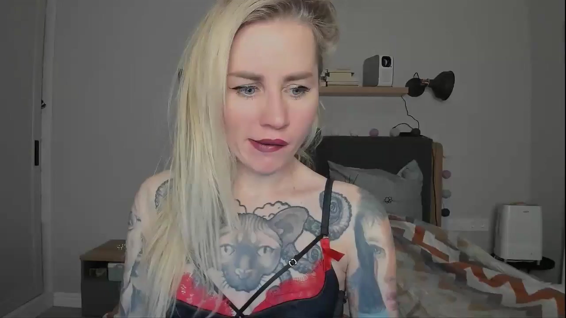 Gallery image thumbnail from Alexa_Smithhh's myfreecams stream on, 11/19/2024, 18:31 image 1 of 20