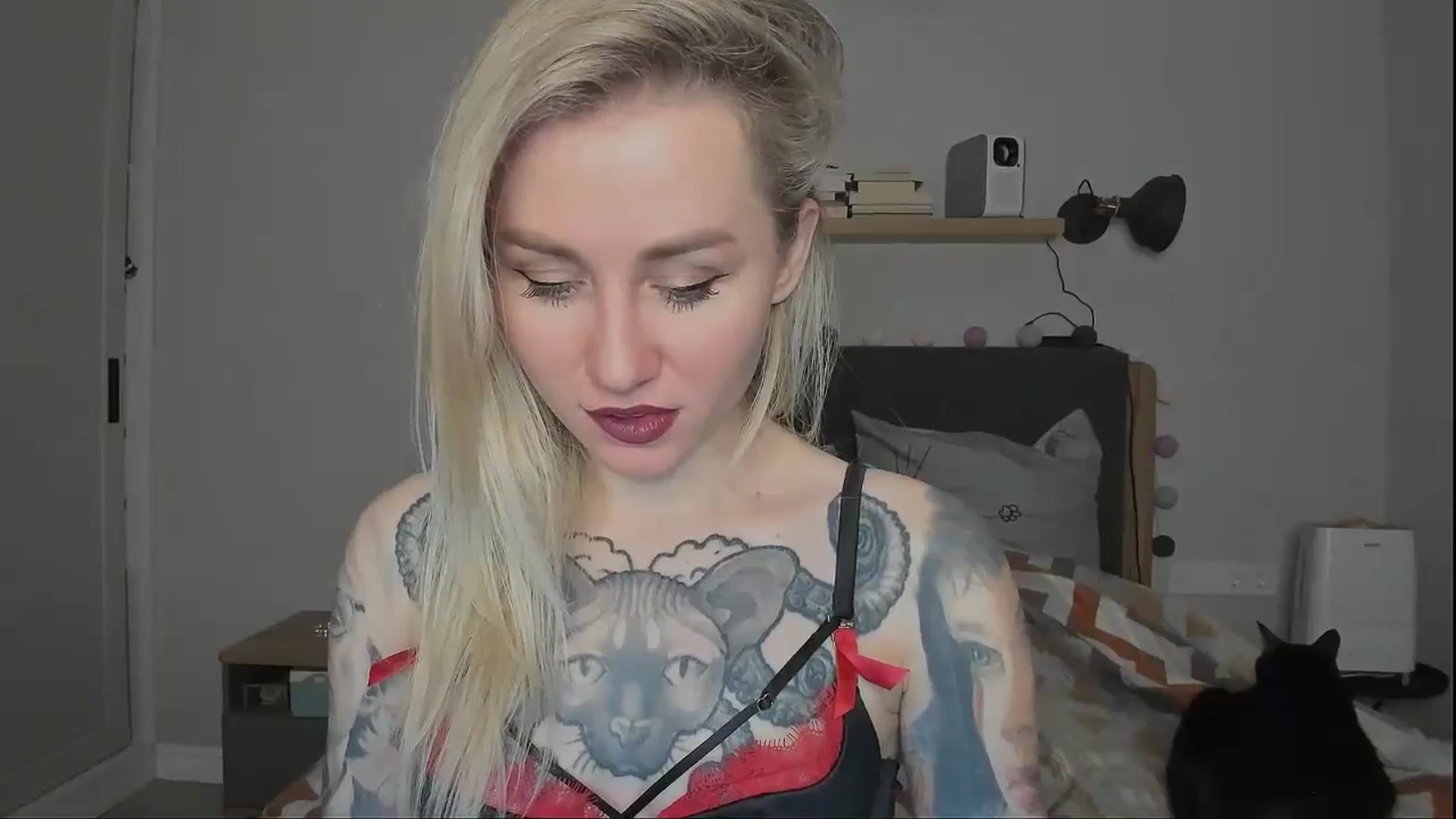 Gallery image thumbnail from Alexa_Smithhh's myfreecams stream on, 11/19/2024, 18:31 image 12 of 20