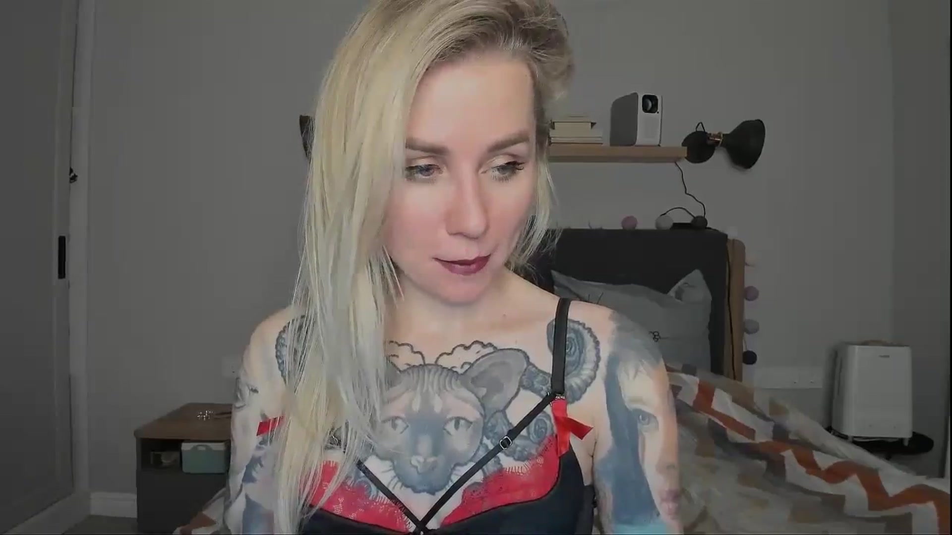 Gallery image thumbnail from Alexa_Smithhh's myfreecams stream on, 11/19/2024, 18:31 image 4 of 20