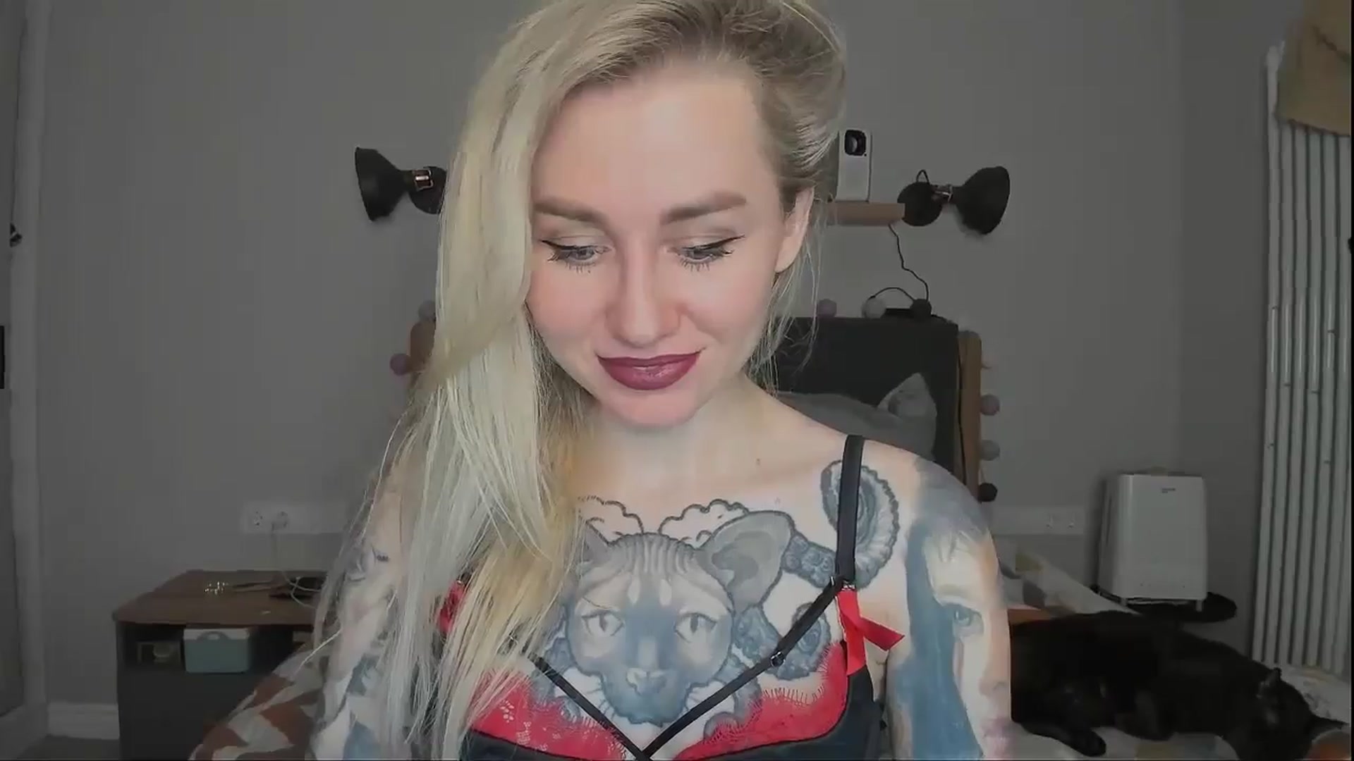 Gallery image thumbnail from Alexa_Smithhh's myfreecams stream on, 11/19/2024, 19:18 image 8 of 20