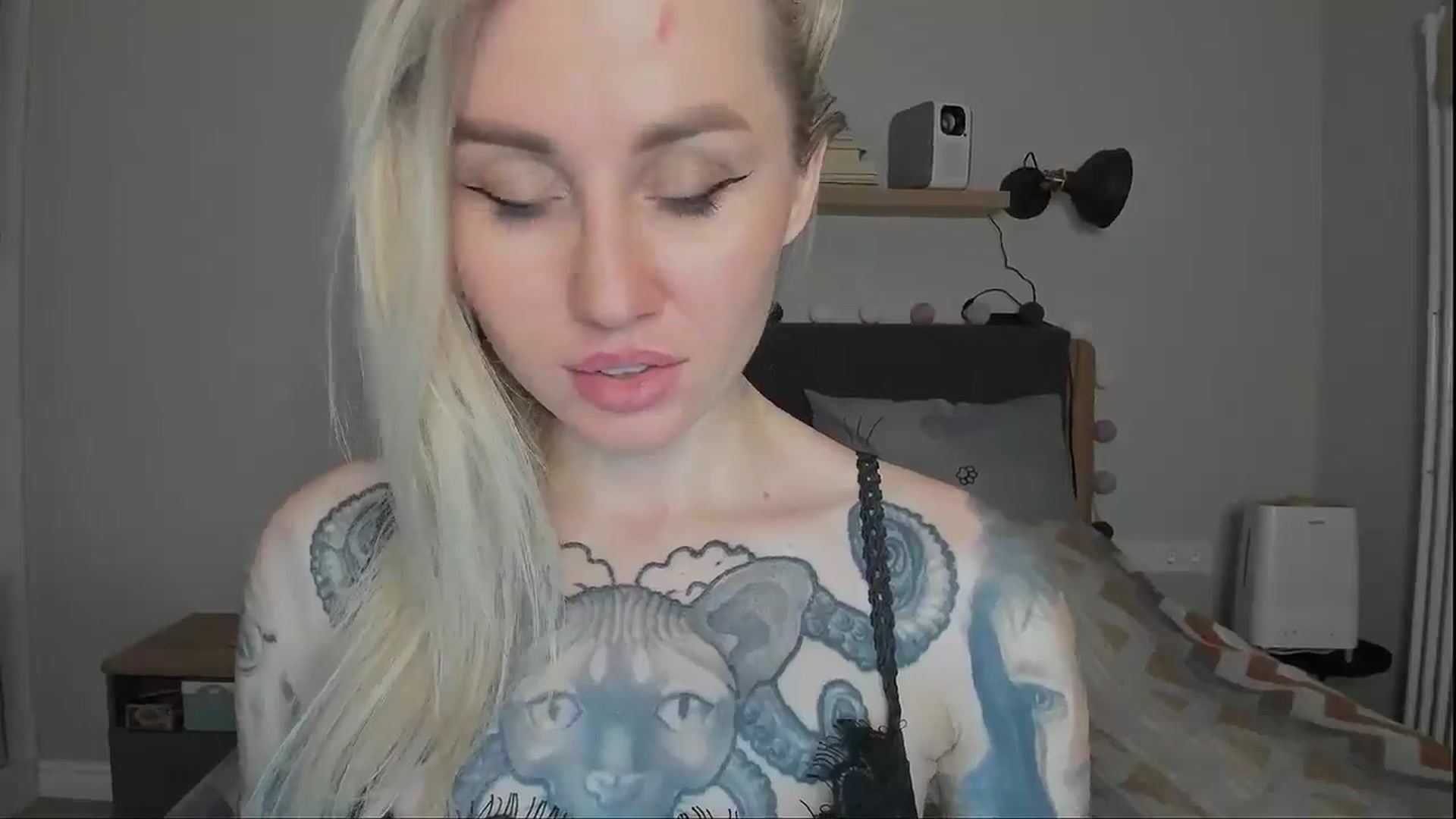Gallery image thumbnail from Alexa_Smithhh's myfreecams stream on, 11/24/2024, 19:31 image 16 of 20