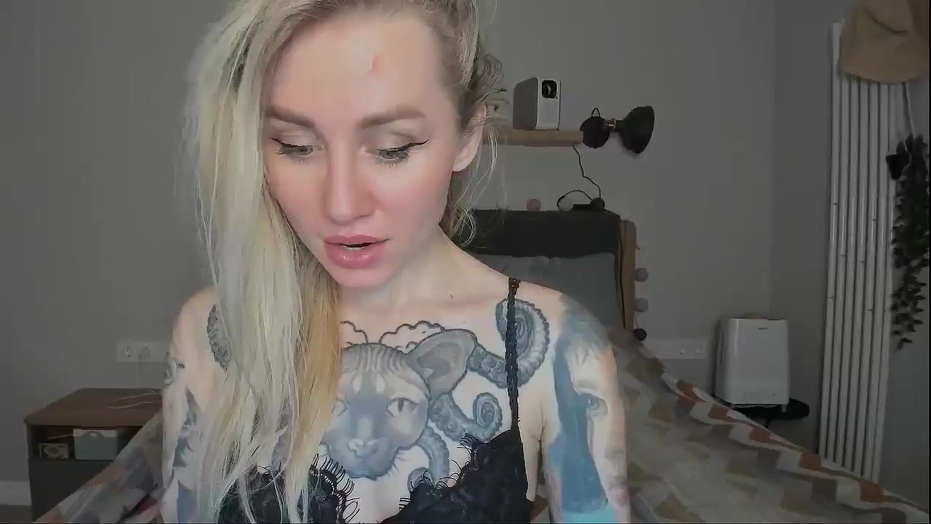Gallery image thumbnail from Alexa_Smithhh's myfreecams stream on, 11/24/2024, 19:31 image 5 of 20