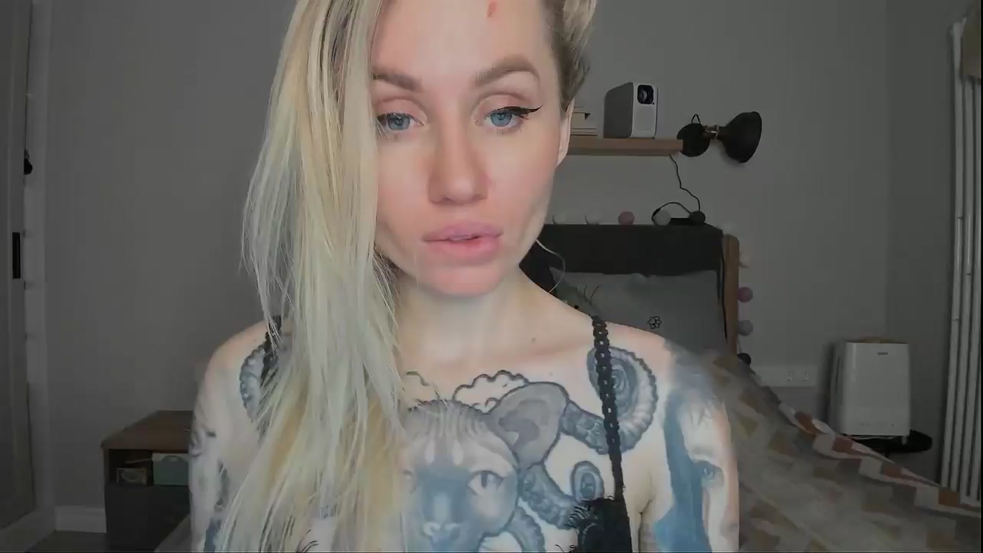 Gallery image thumbnail from Alexa_Smithhh's myfreecams stream on, 11/24/2024, 20:55 image 1 of 20