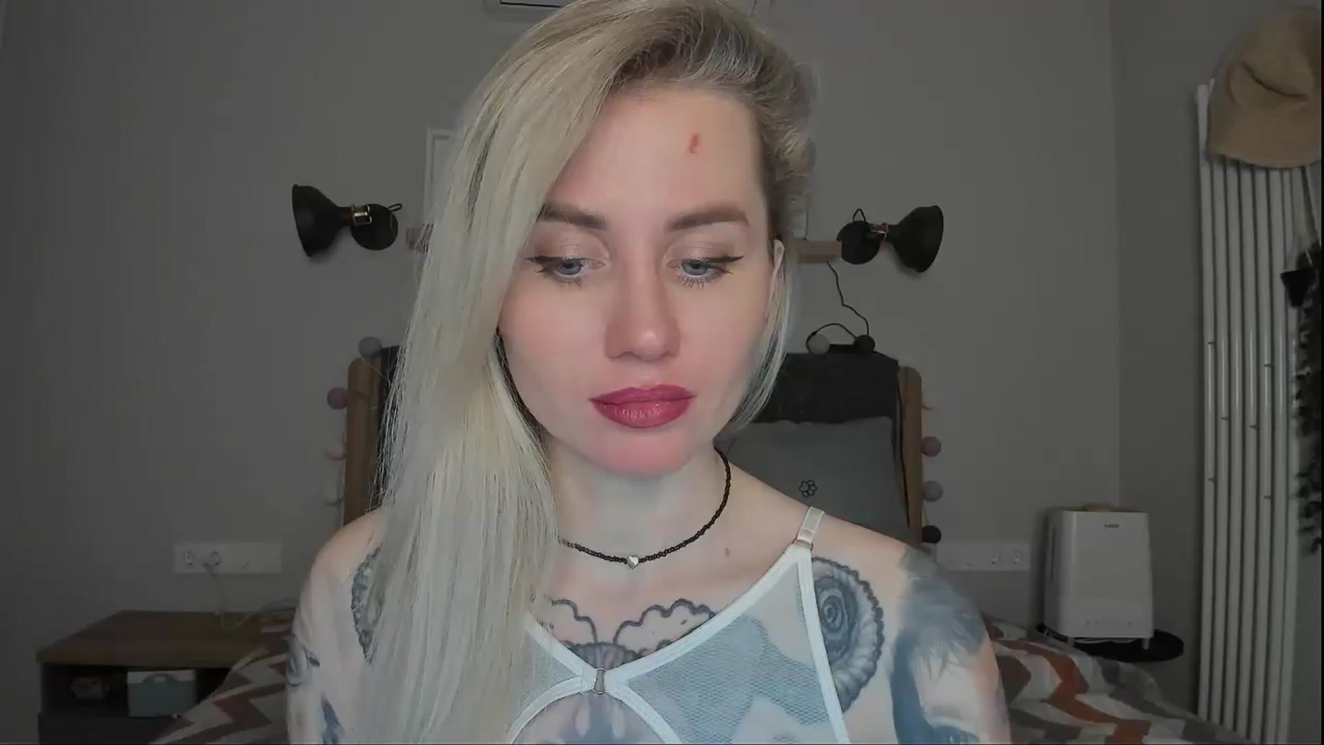 Gallery image thumbnail from Alexa_Smithhh's myfreecams stream on, 11/25/2024, 21:17 image 14 of 20