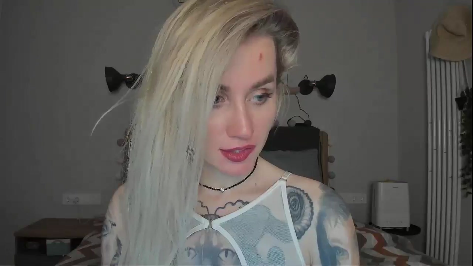 Gallery image thumbnail from Alexa_Smithhh's myfreecams stream on, 11/25/2024, 21:17 image 15 of 20